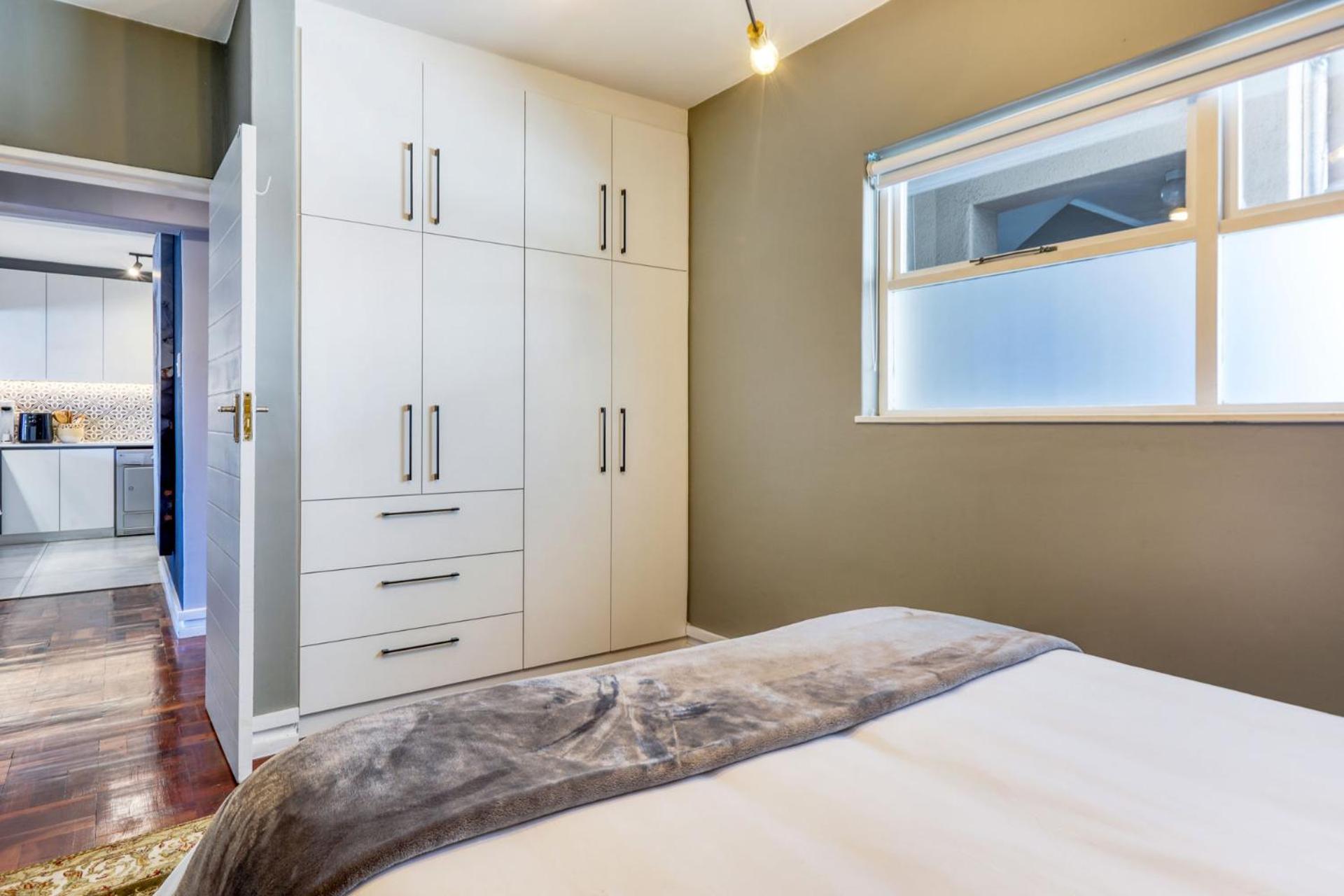Backup Powered Luxury Central Promenade Apartment