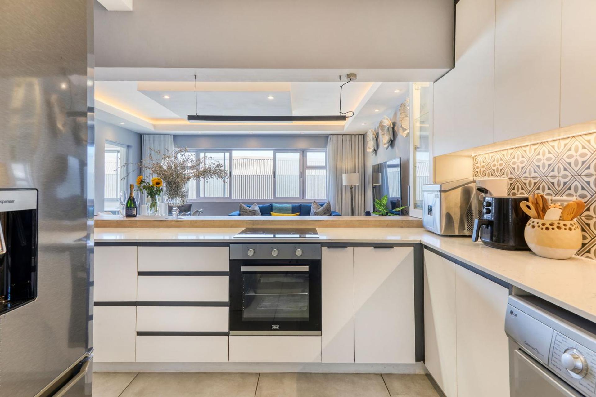 Backup Powered Luxury Central Promenade Apartment