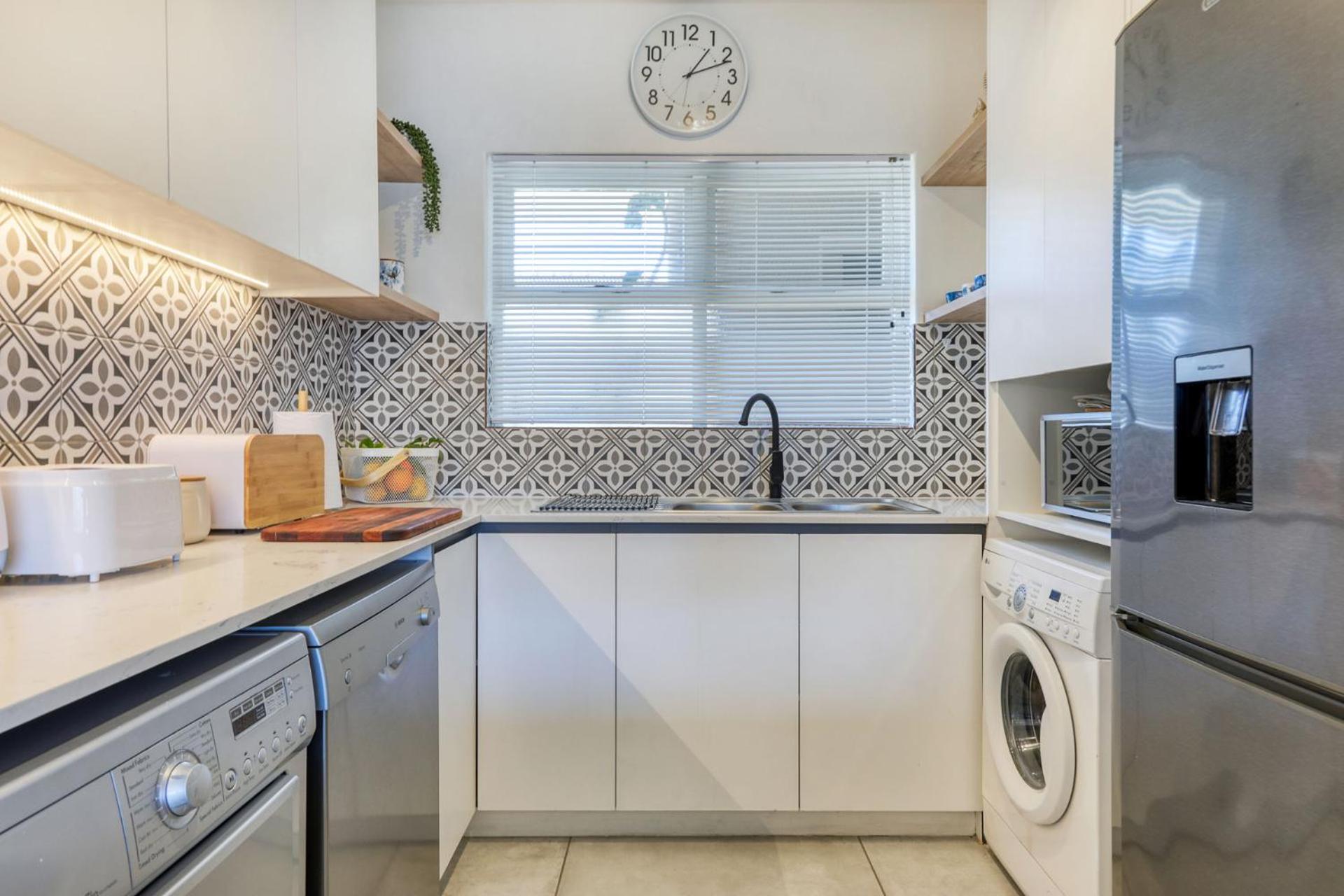 Backup Powered Luxury Central Promenade Apartment