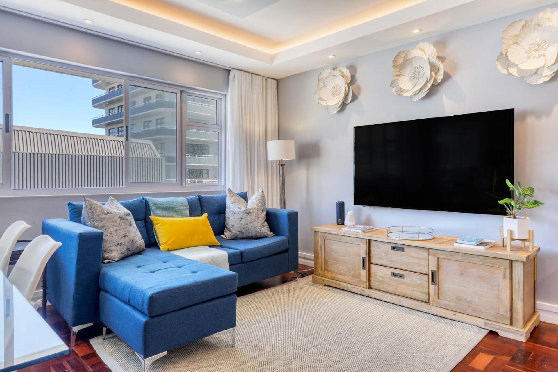 Backup Powered Luxury Central Promenade Apartment