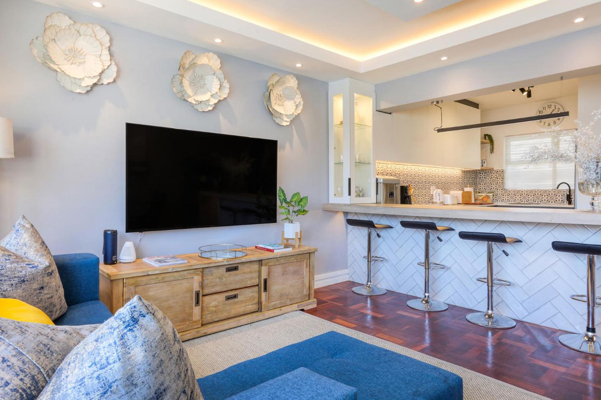 Backup Powered Luxury Central Promenade Apartment