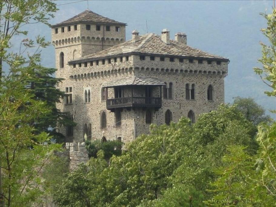 Romantic Italian Castle at the foot of the Alps view 4
