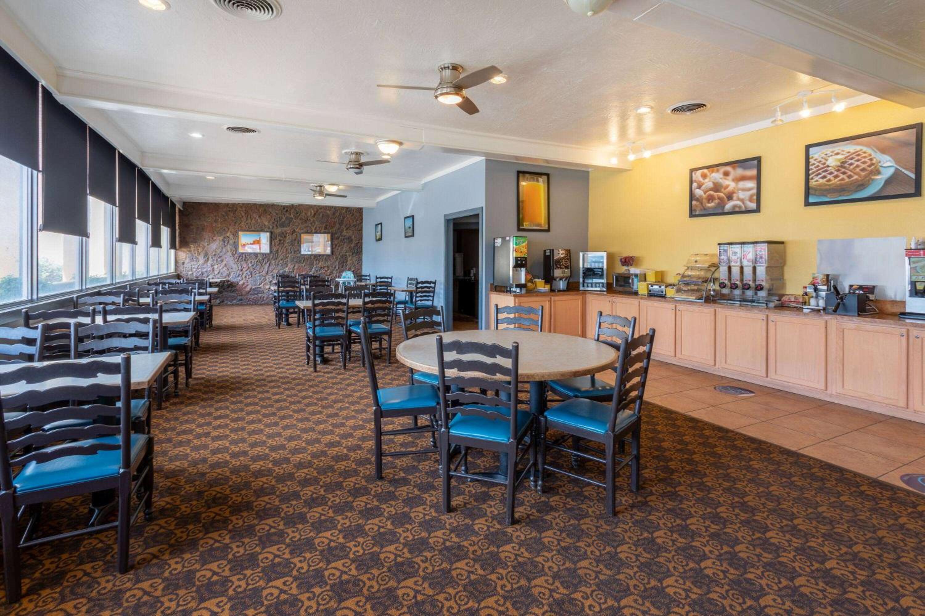 Clovis Vacations - Days Inn  Suites by Wyndham Clovis - Property Image 5