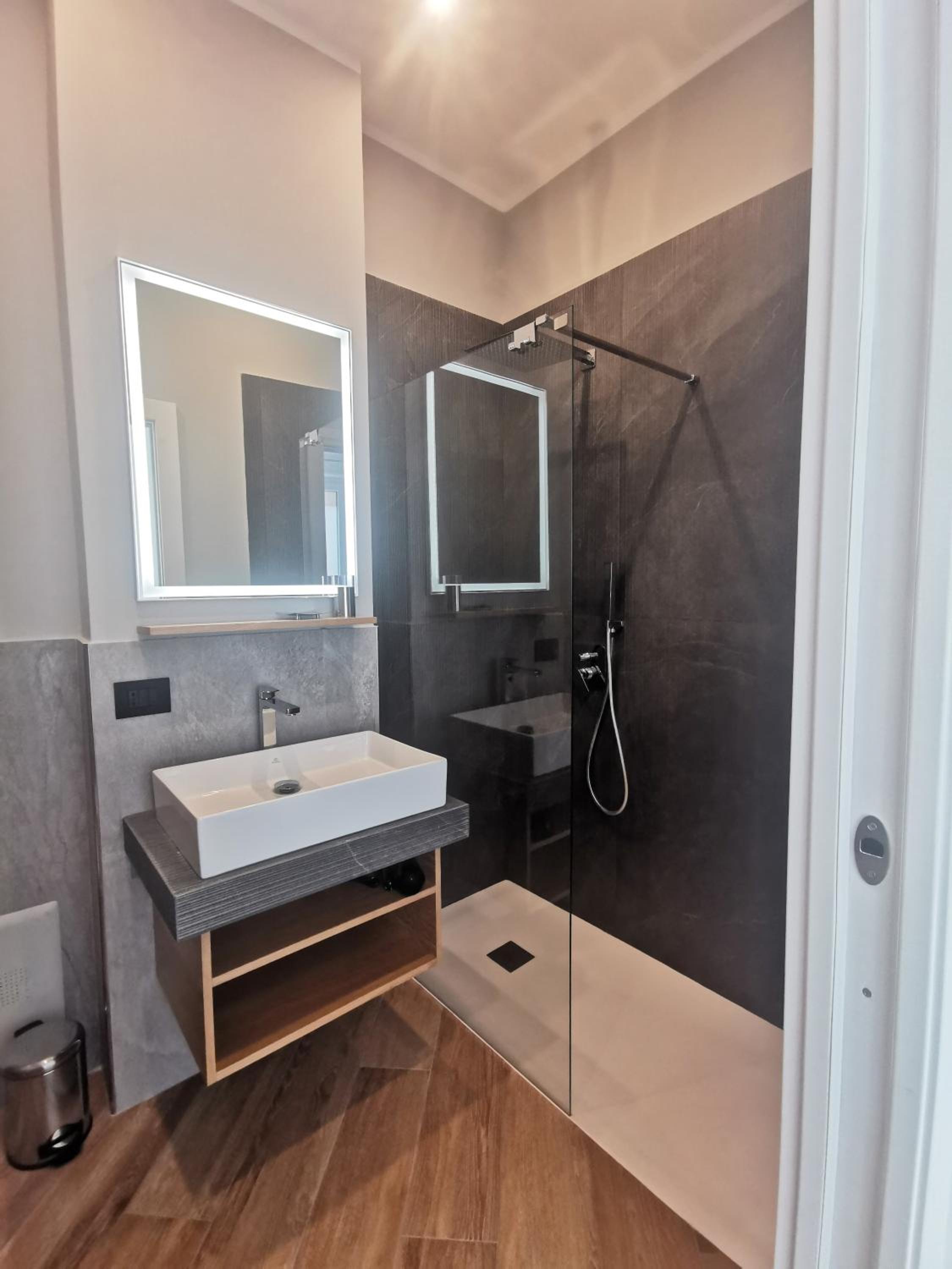 Maqueda Mood en Palermo — bathroom