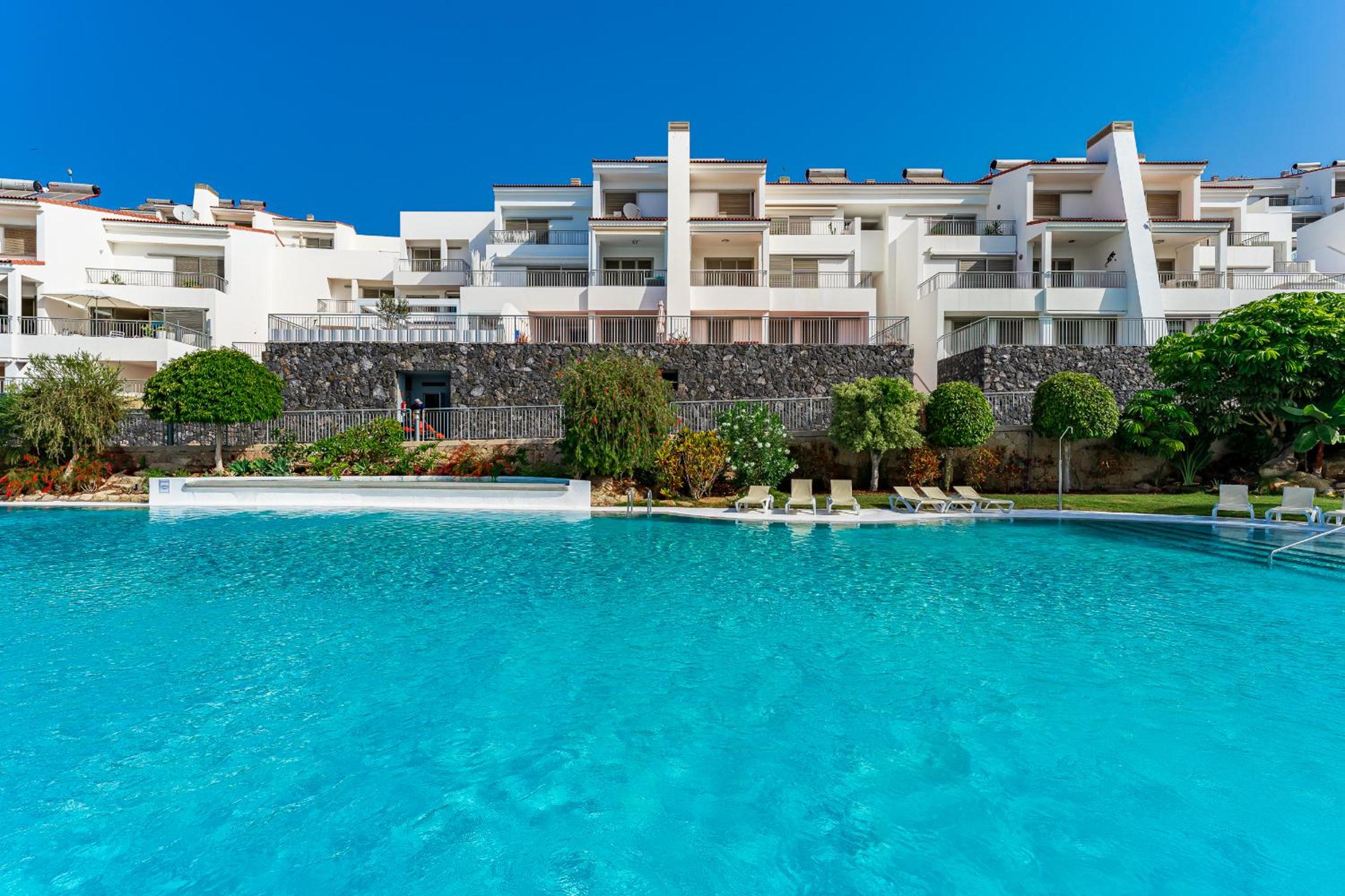 Magnolia Luxury Apartment by AltamarHomes
