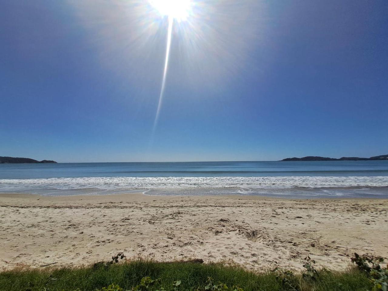 Maravilhoso apto, a 290 metros da praia do Canto Grande! Lindo!