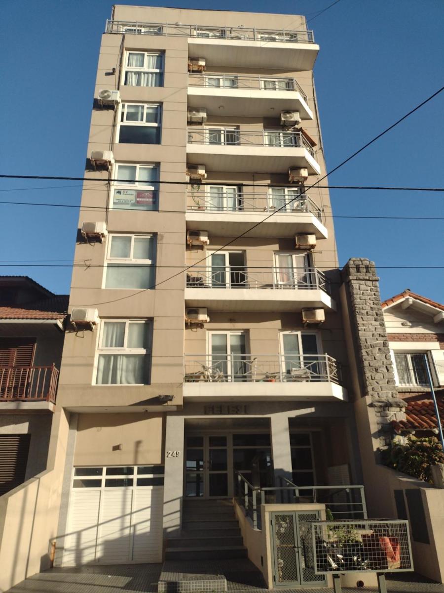 Departamento con Balcon al Mar