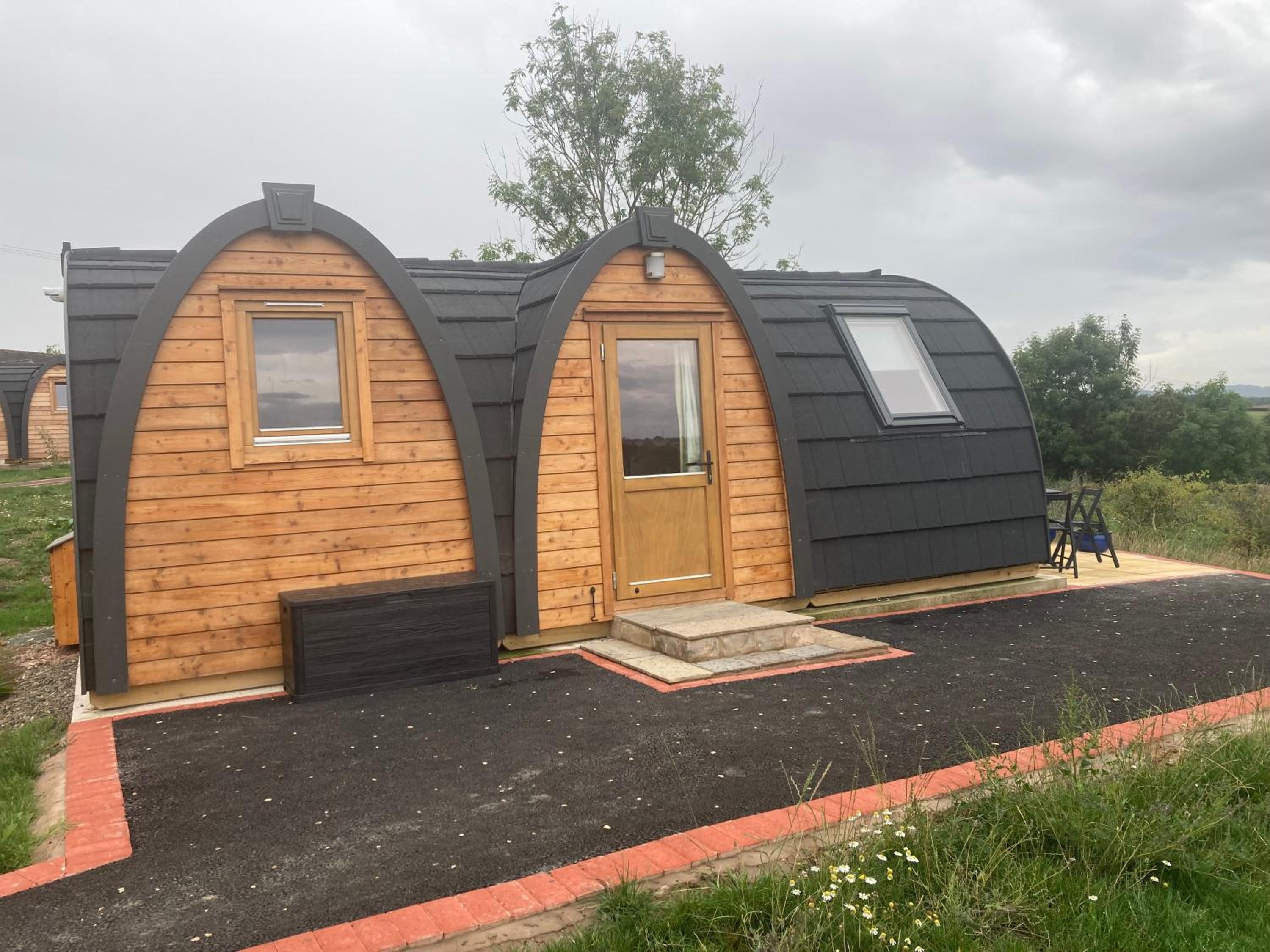Hedgehog Glamping Pod