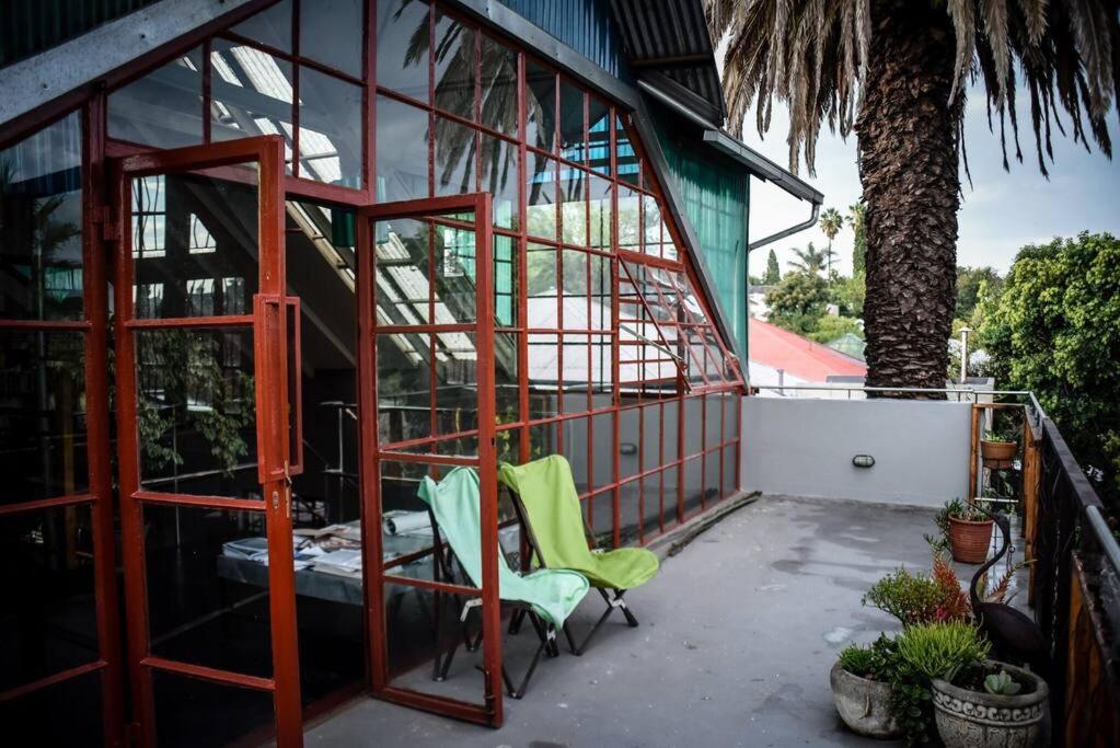 (Sub)urban retreat