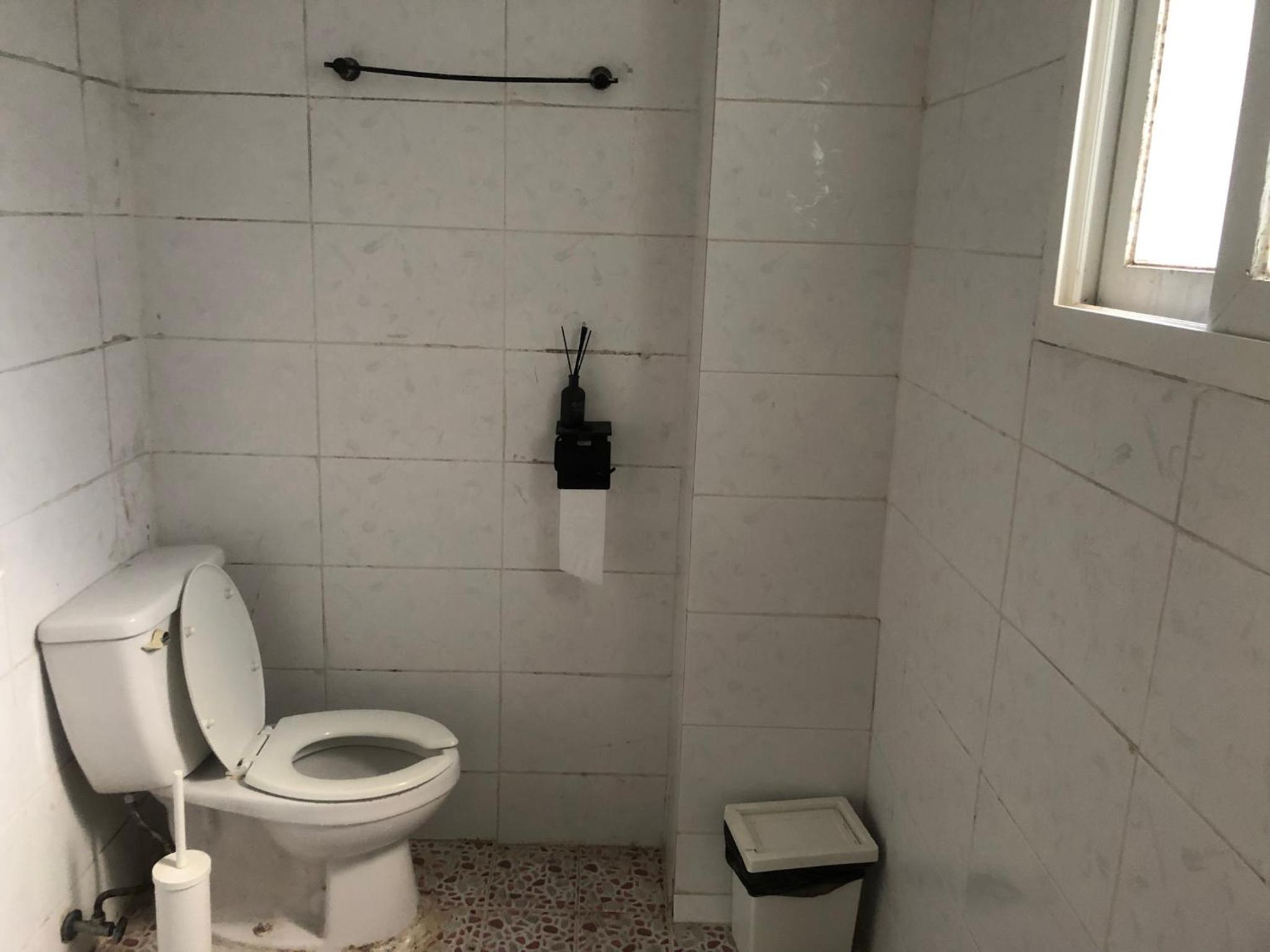 Chris Hostel