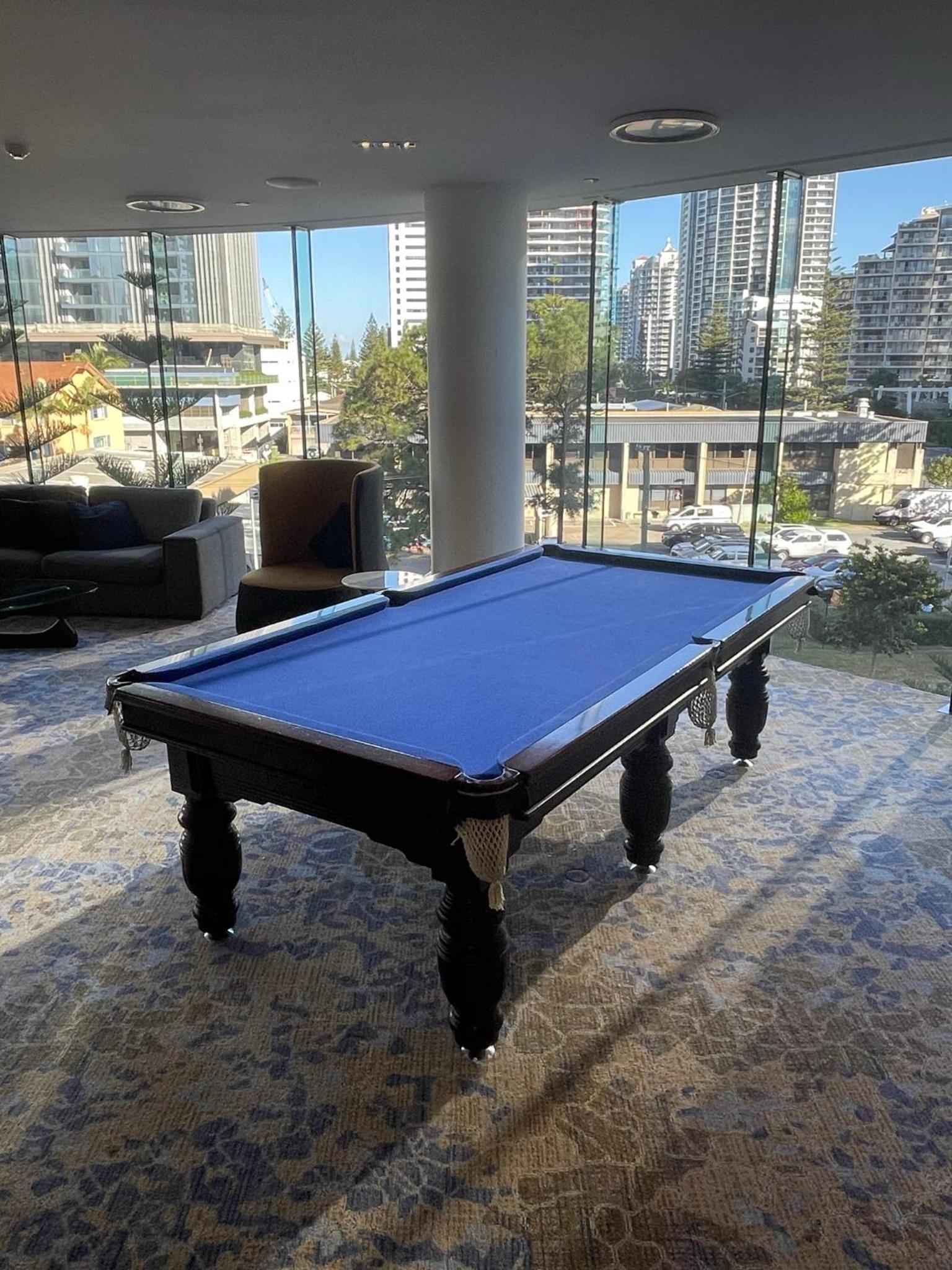 4 Bedroom Huge Sub Penthouse Oracle Level 31 Magnif VIEWS 260m2 Family Skyhome Sleeps 8 Adults and 2 Children, Sofa Bed Portacot, High Chair Central to Eve
