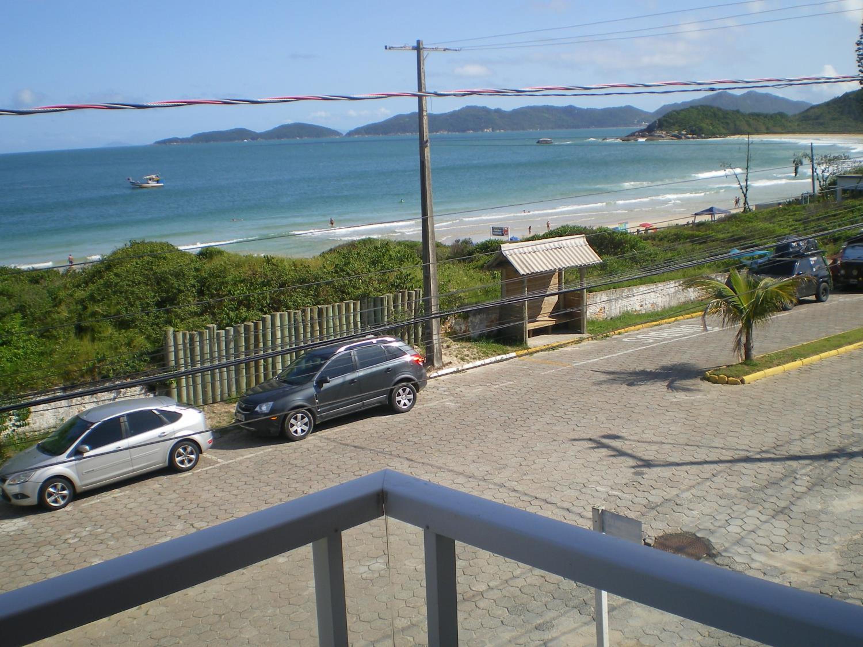 Praia de Quatro Ilhas a 50 metros do mar