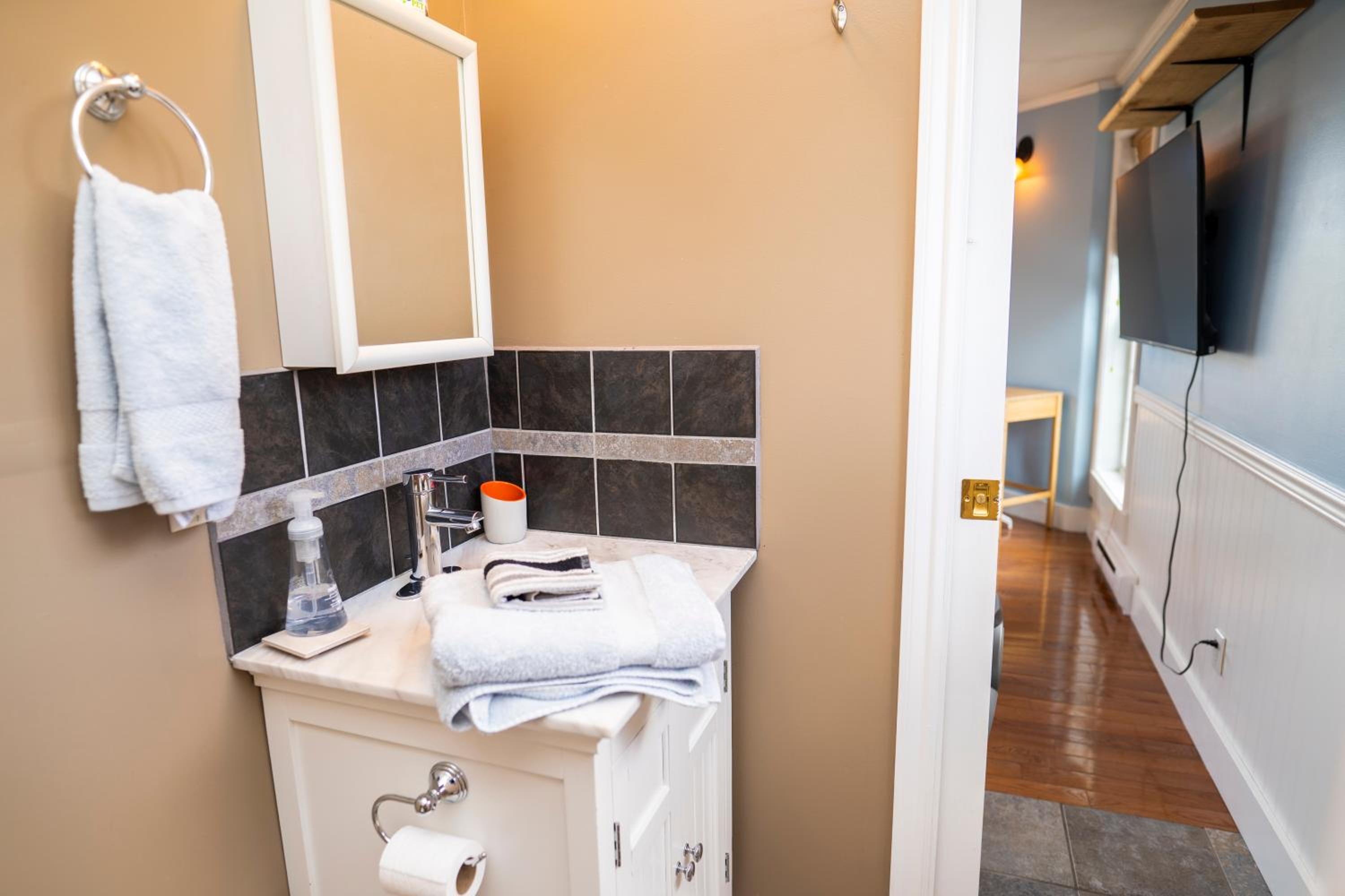 Downtown Whitehorse Apartment in Old Town