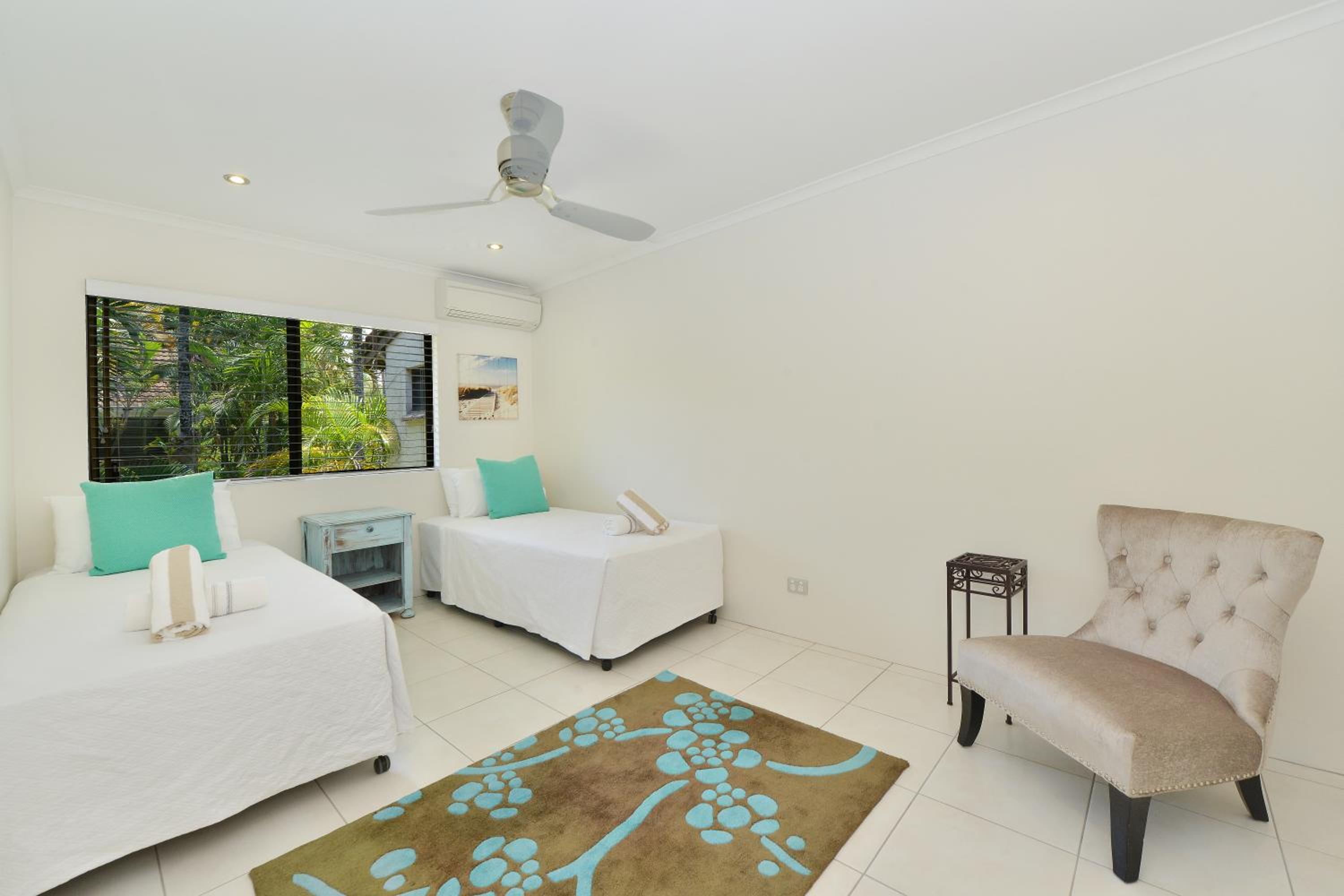 Sea La Villa Port Douglas view 4