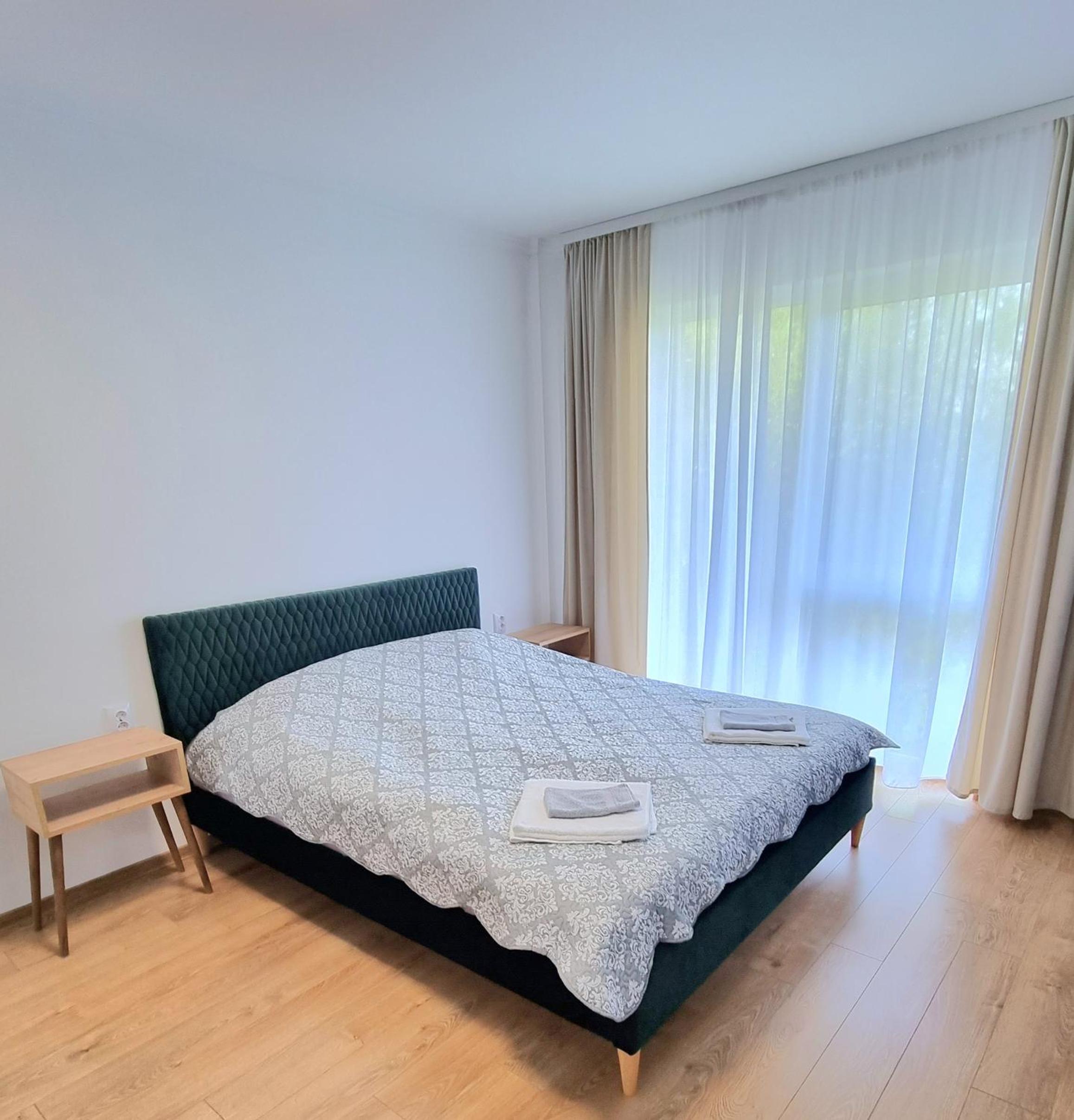 Central Urban Apartment with Underground Parking view 3