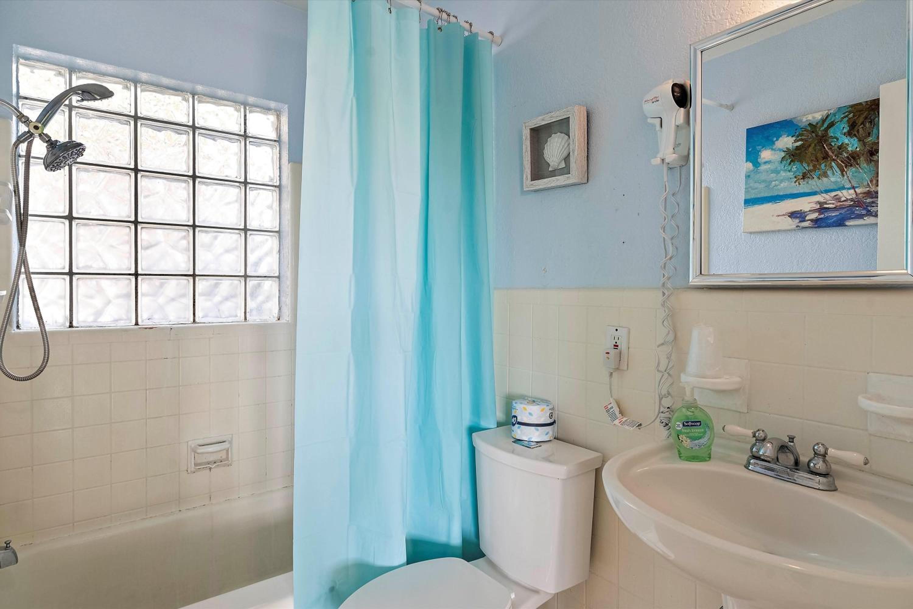 San Clemente Vacations - The Patriots Boutique Motel - Property Image 23