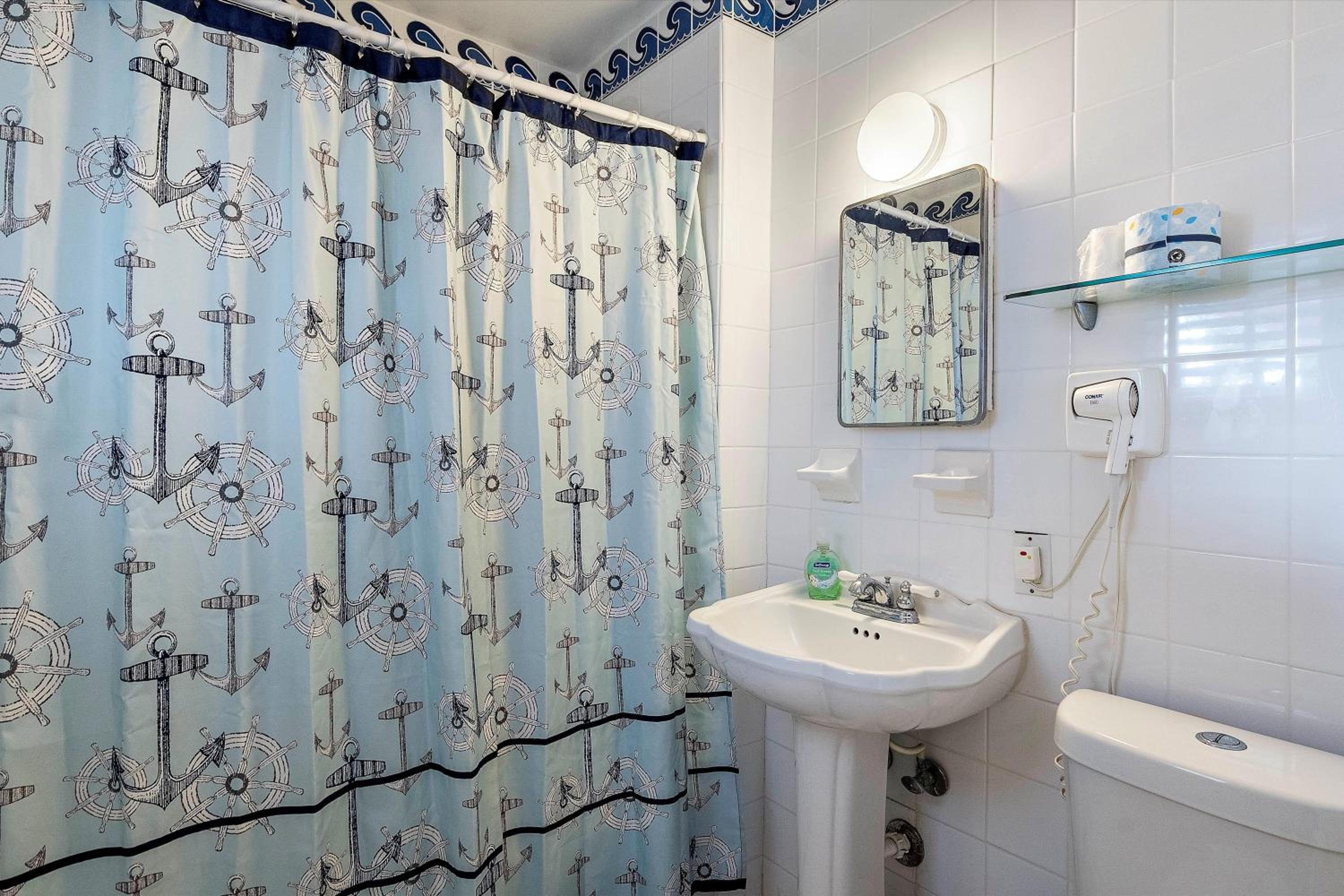 San Clemente Vacations - The Patriots Boutique Motel - Property Image 24