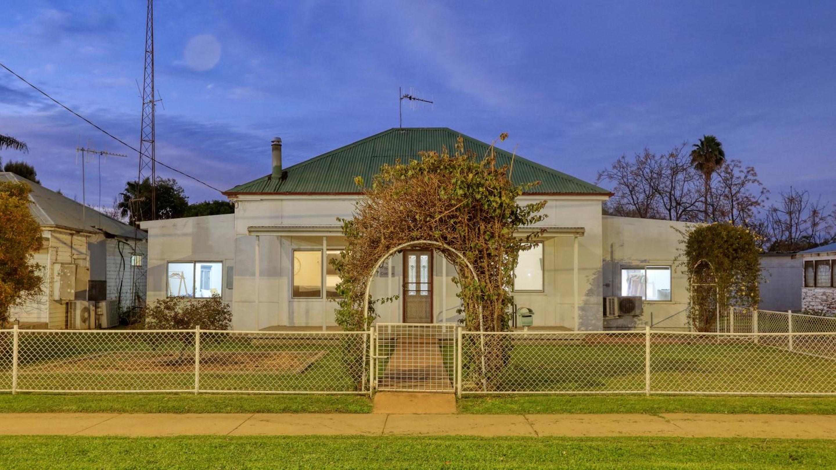 Castlereagh Lodge Motel view 5