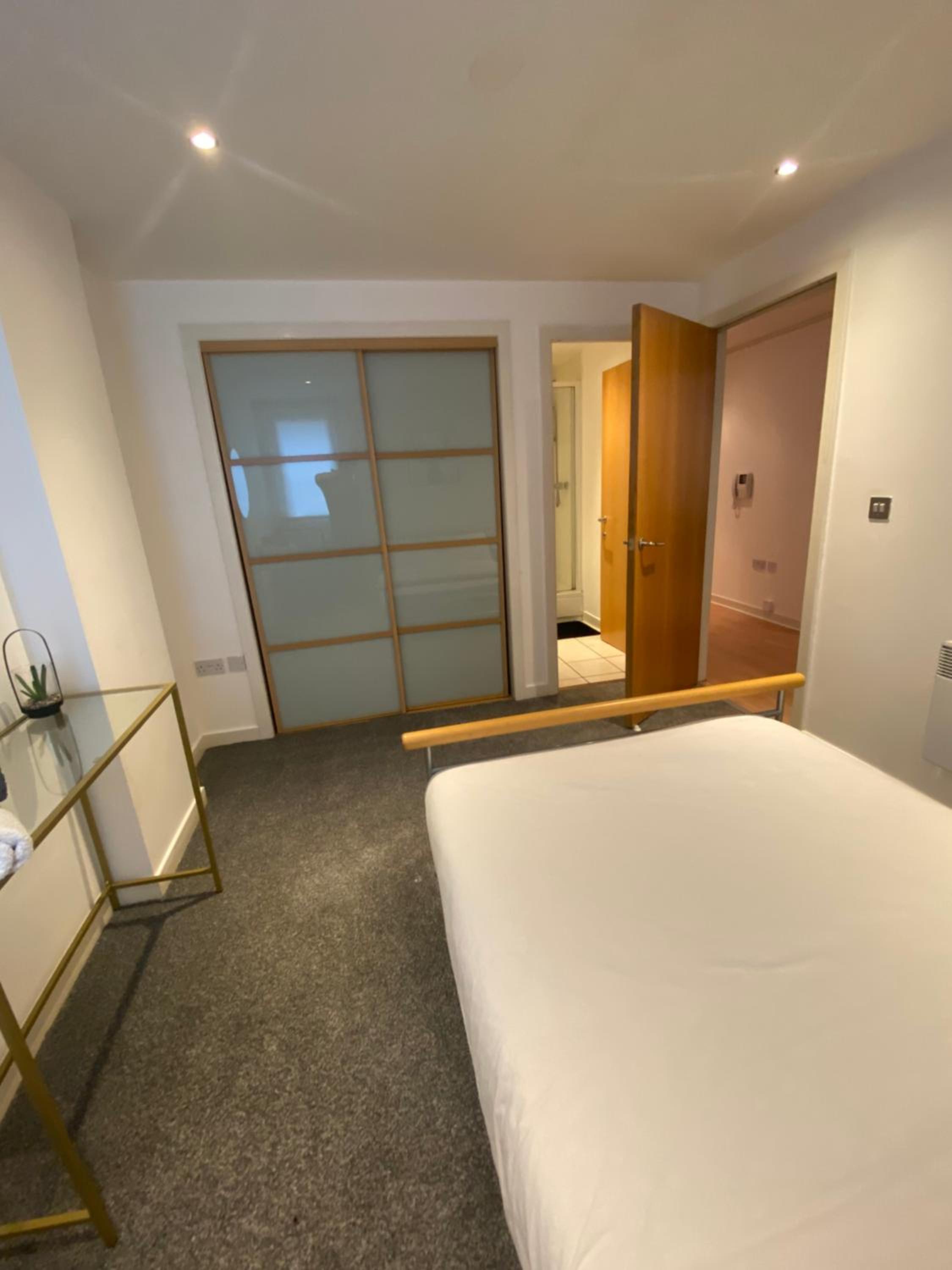 SECC&HYDRO BeAUTIFUL 2BR APARTMENT WITH FREE PARKING