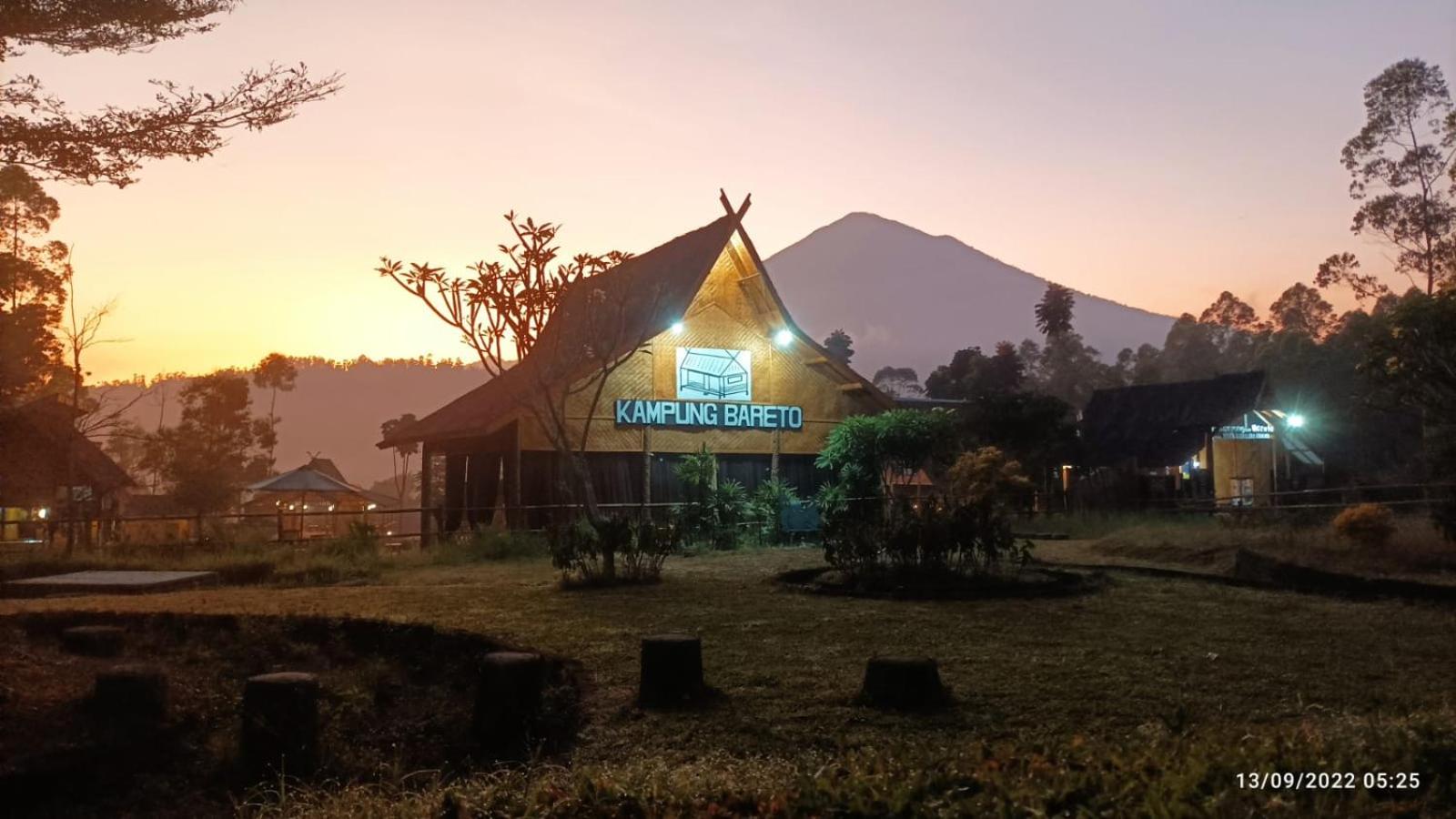 Kampung Bareto Cottage And Resto view 4