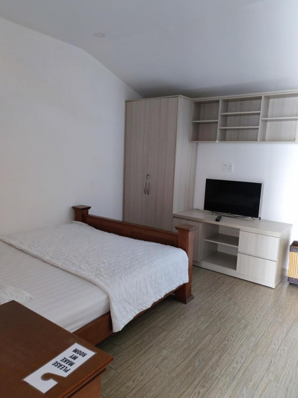 Lee's Apartment
