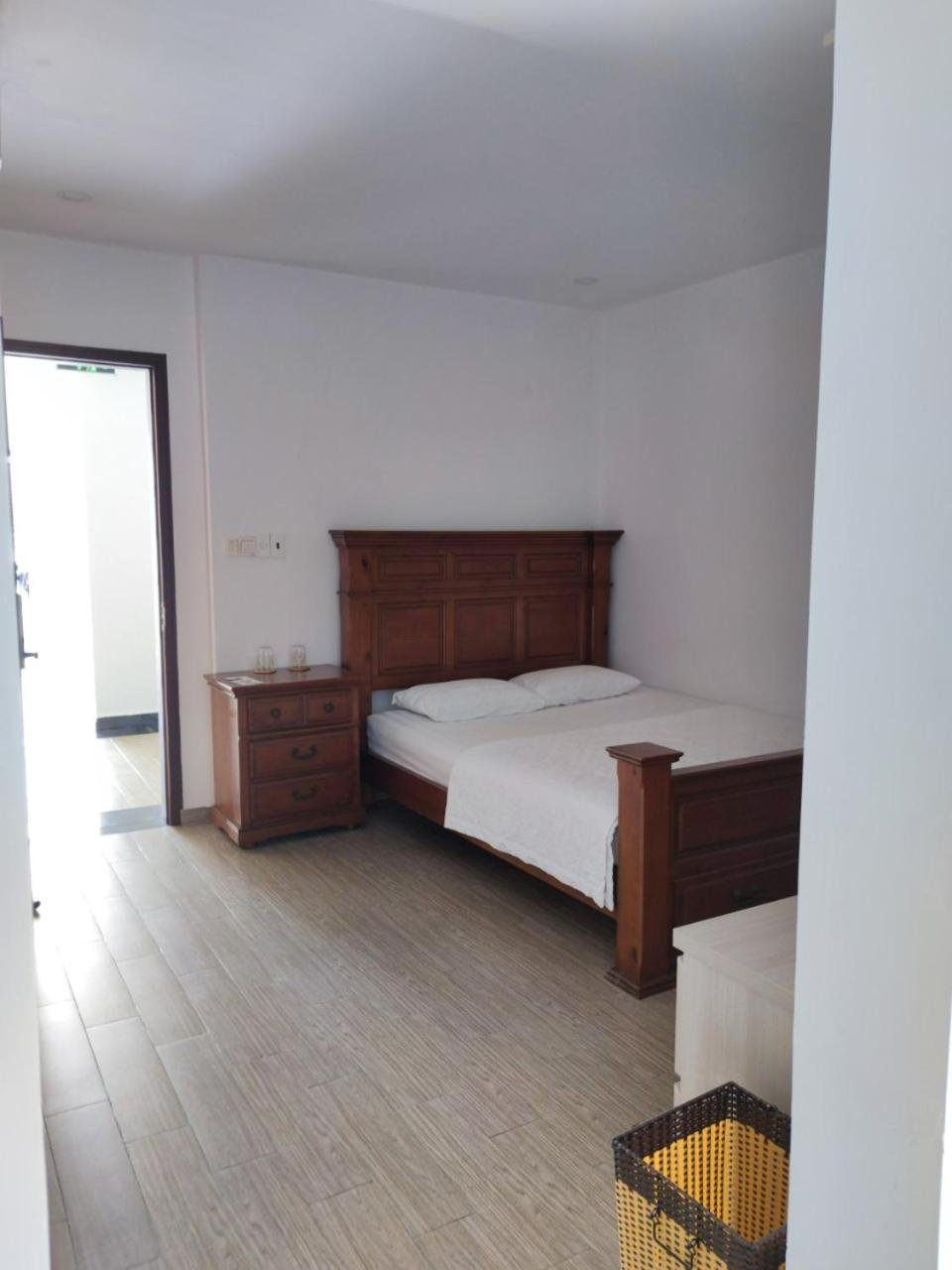 Lee's Apartment