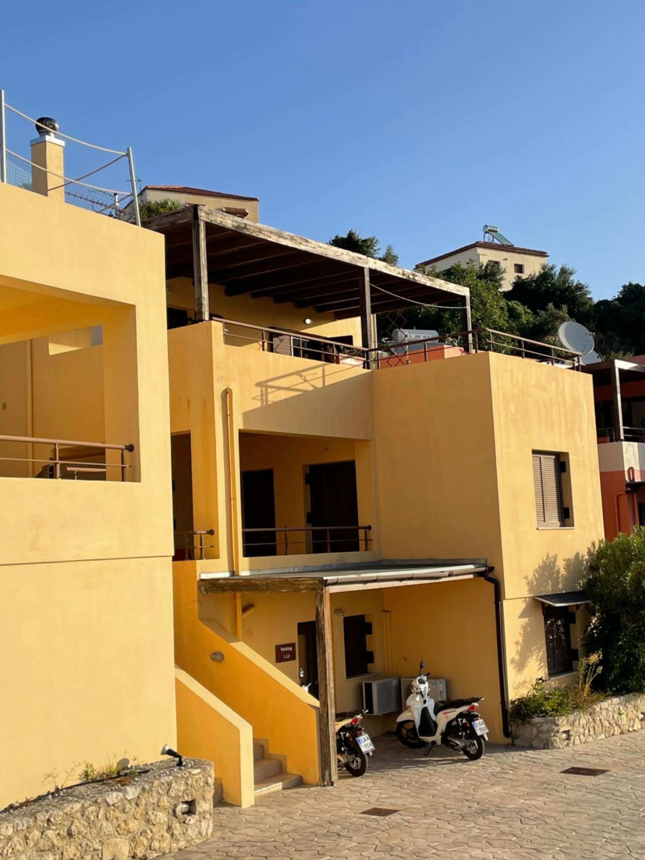Plum Tree apartment with panoramic views view 3