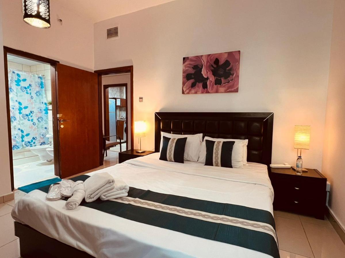 Entire private self catered sea view Apartments marina