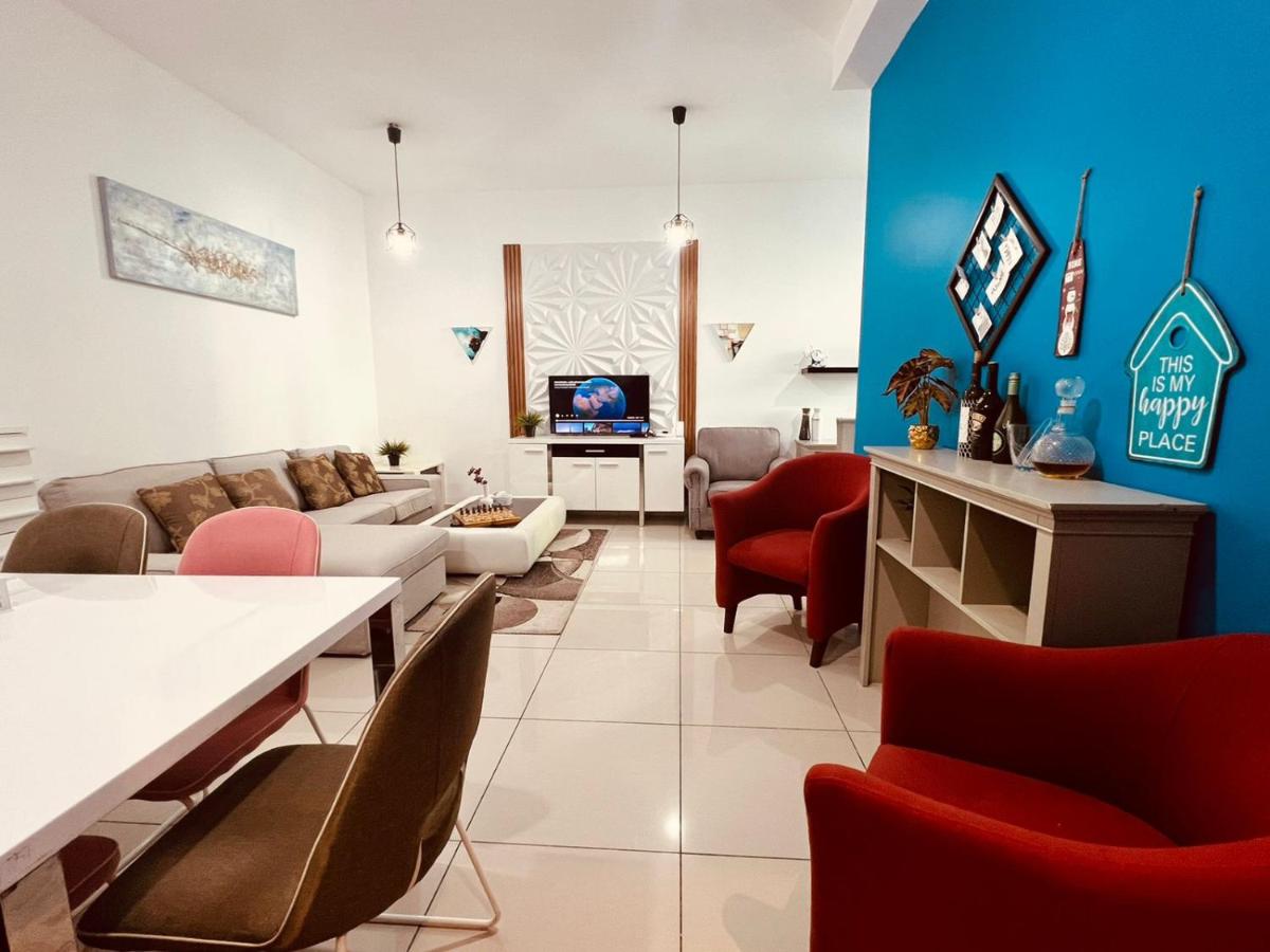 Entire private self catered sea view Apartments marina
