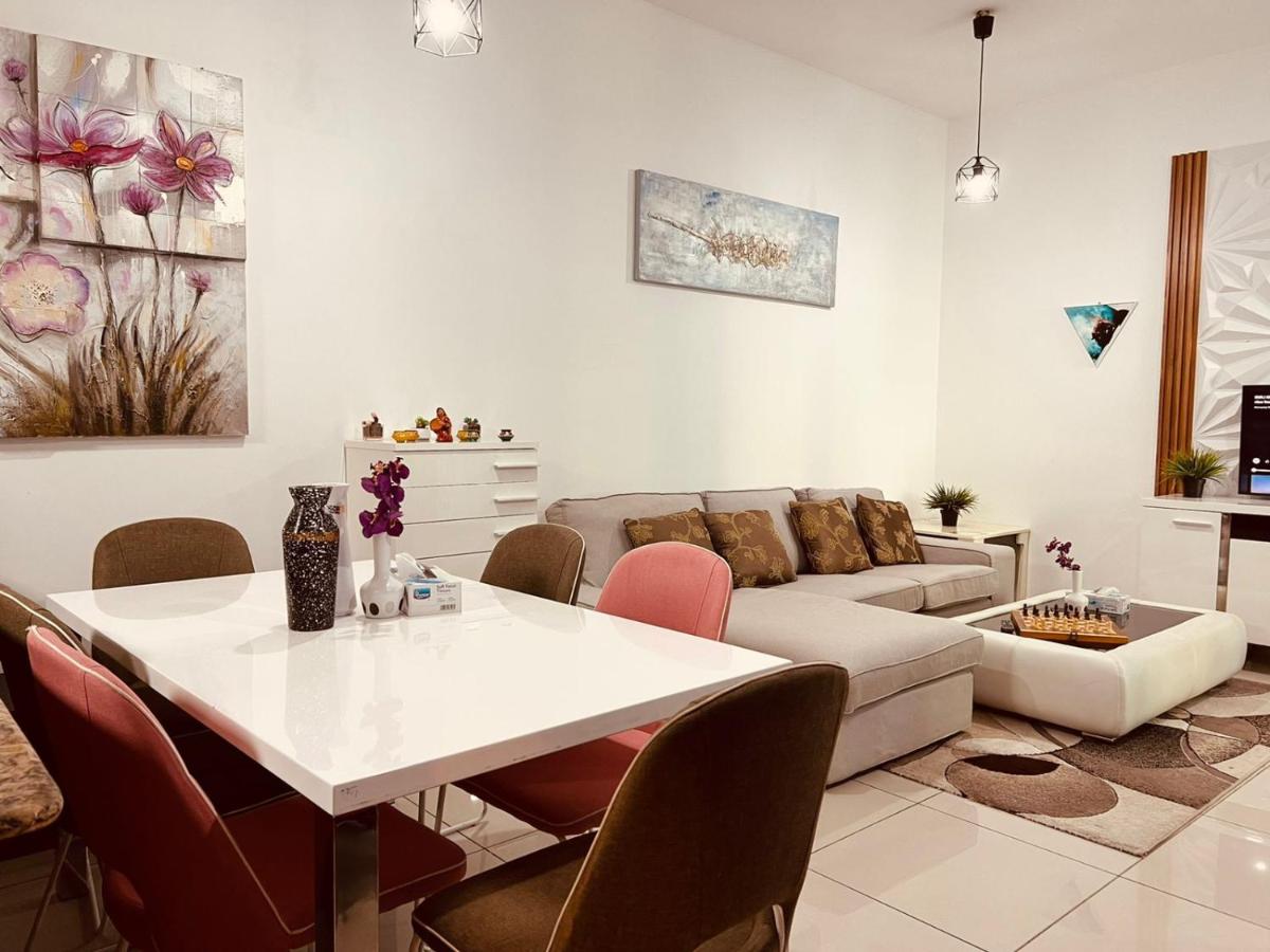 Entire private self catered sea view Apartments marina