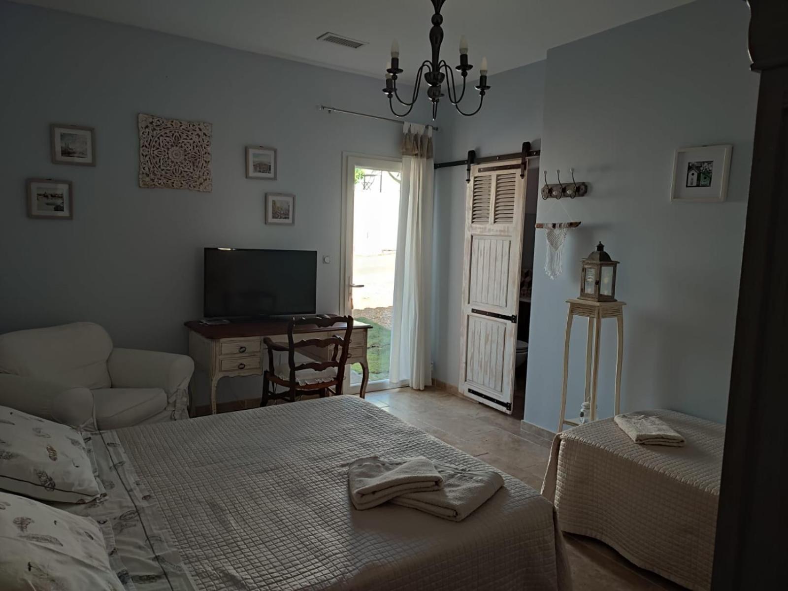 les olivades view 2