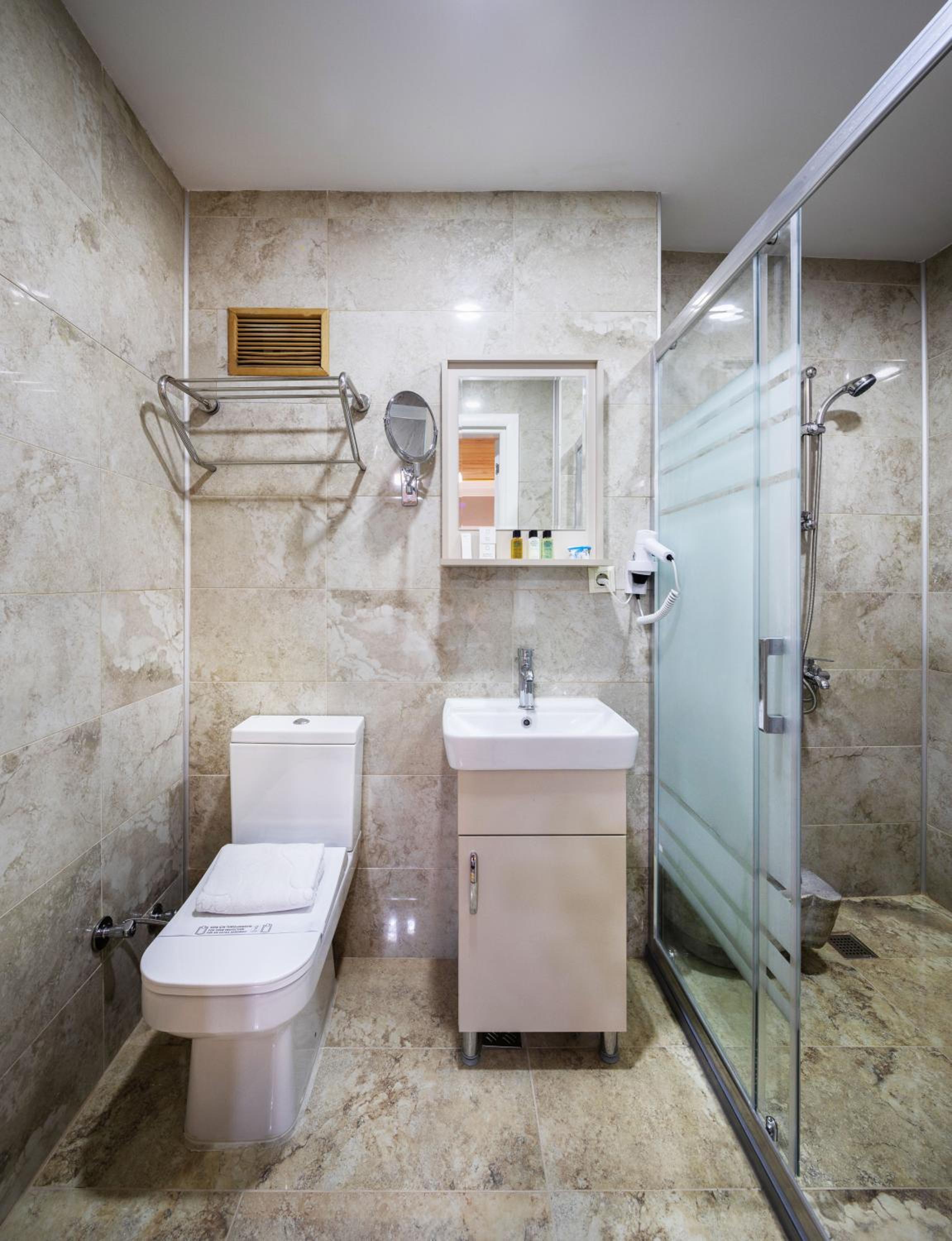 HOME QUALITY HOTEL - Image 17