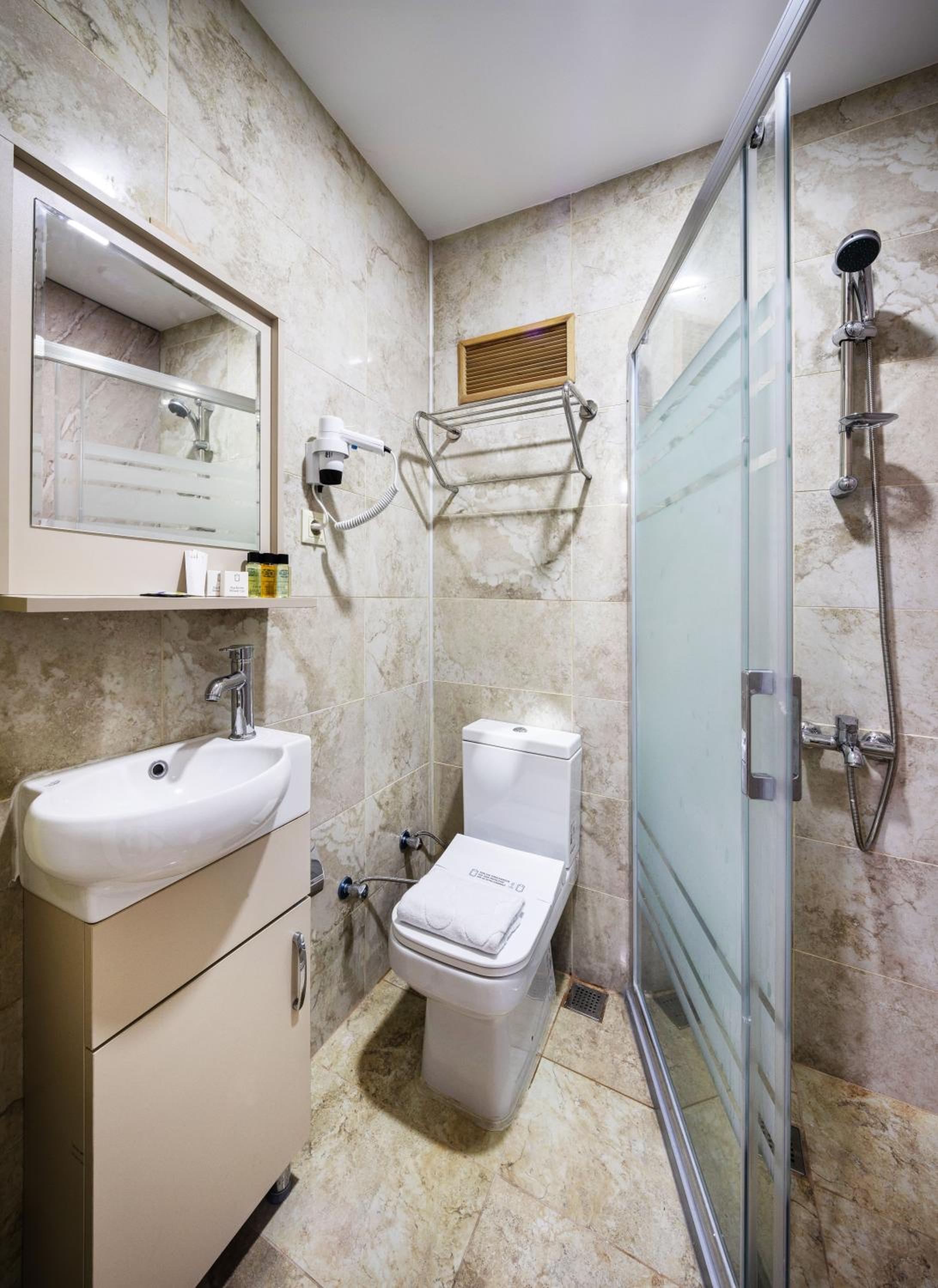 HOME QUALITY HOTEL - Image 23