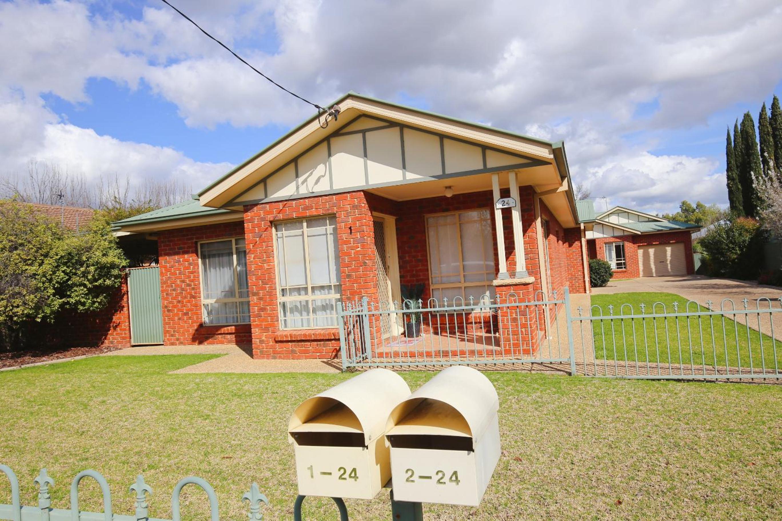 The Club Motel and Apartments