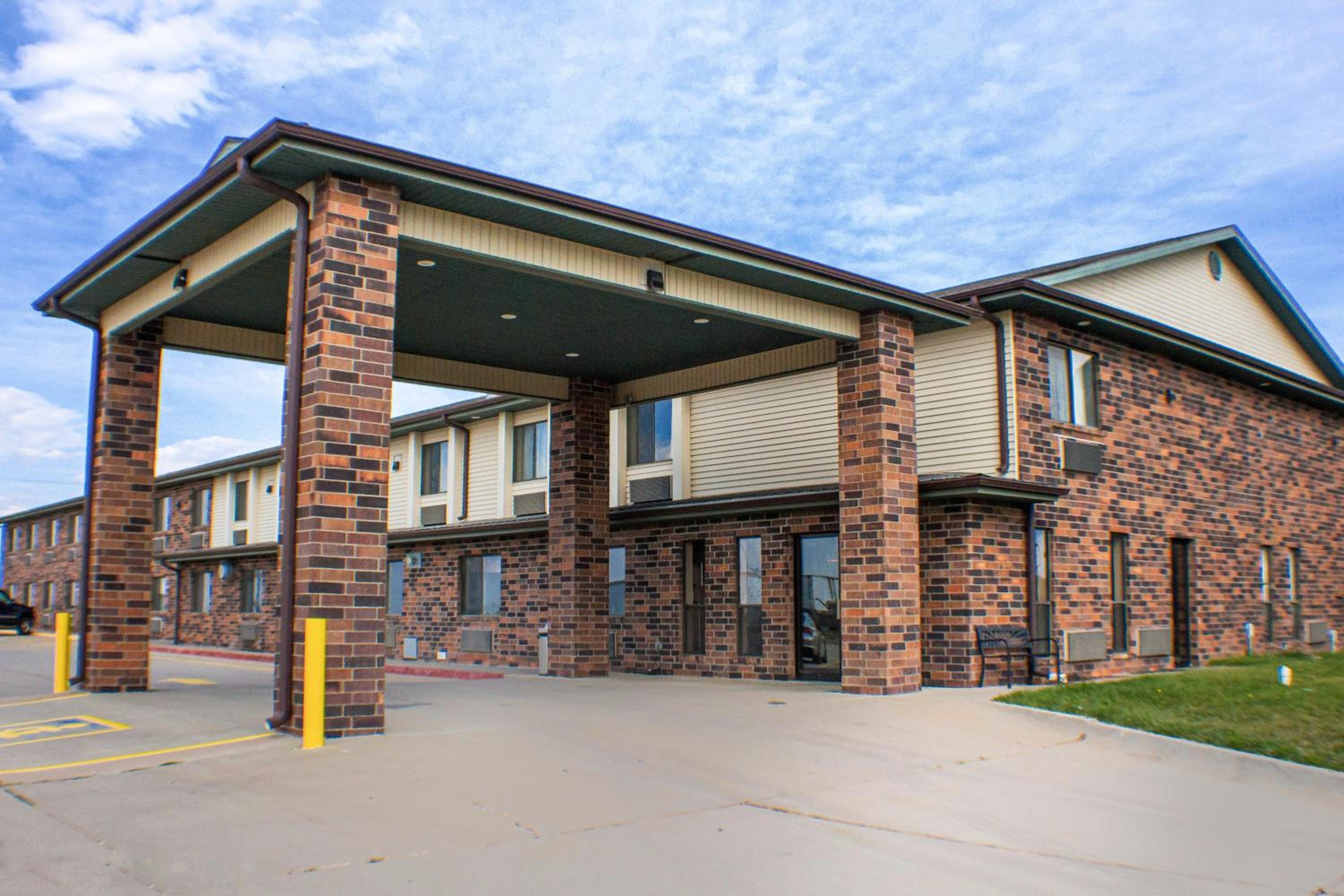 York Vacations - Victorian Inn  Suites-York - Property Image 2