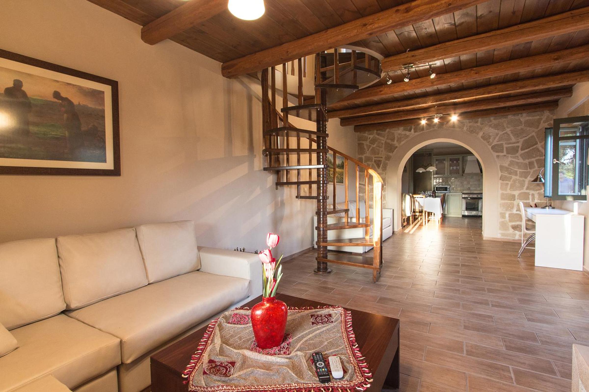 Villa Manoutsio - Traditional Cottage Among Olive Trees 500m from Sandy Beach