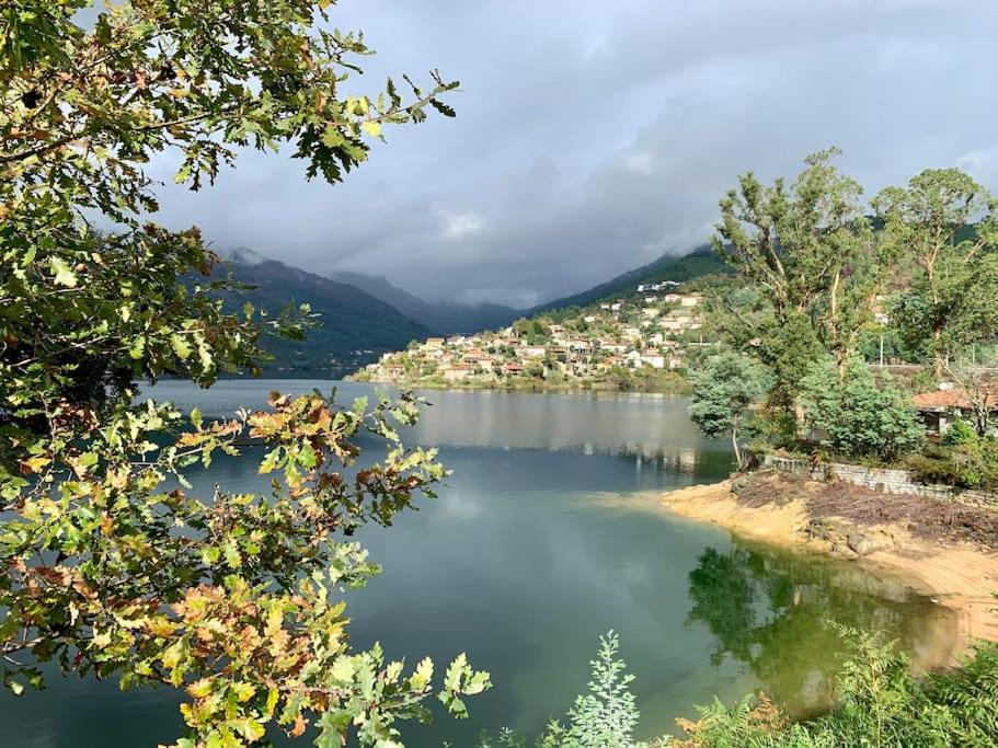 Cottage da Minha Terra 1890 près d'un lac