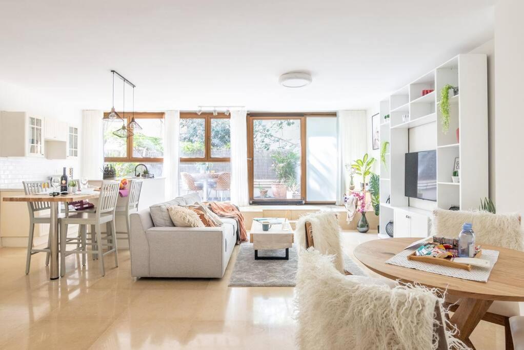 Chic Neve Tzedek 3BR & PARKING with Spacious Terrace - By BerryStays view 4