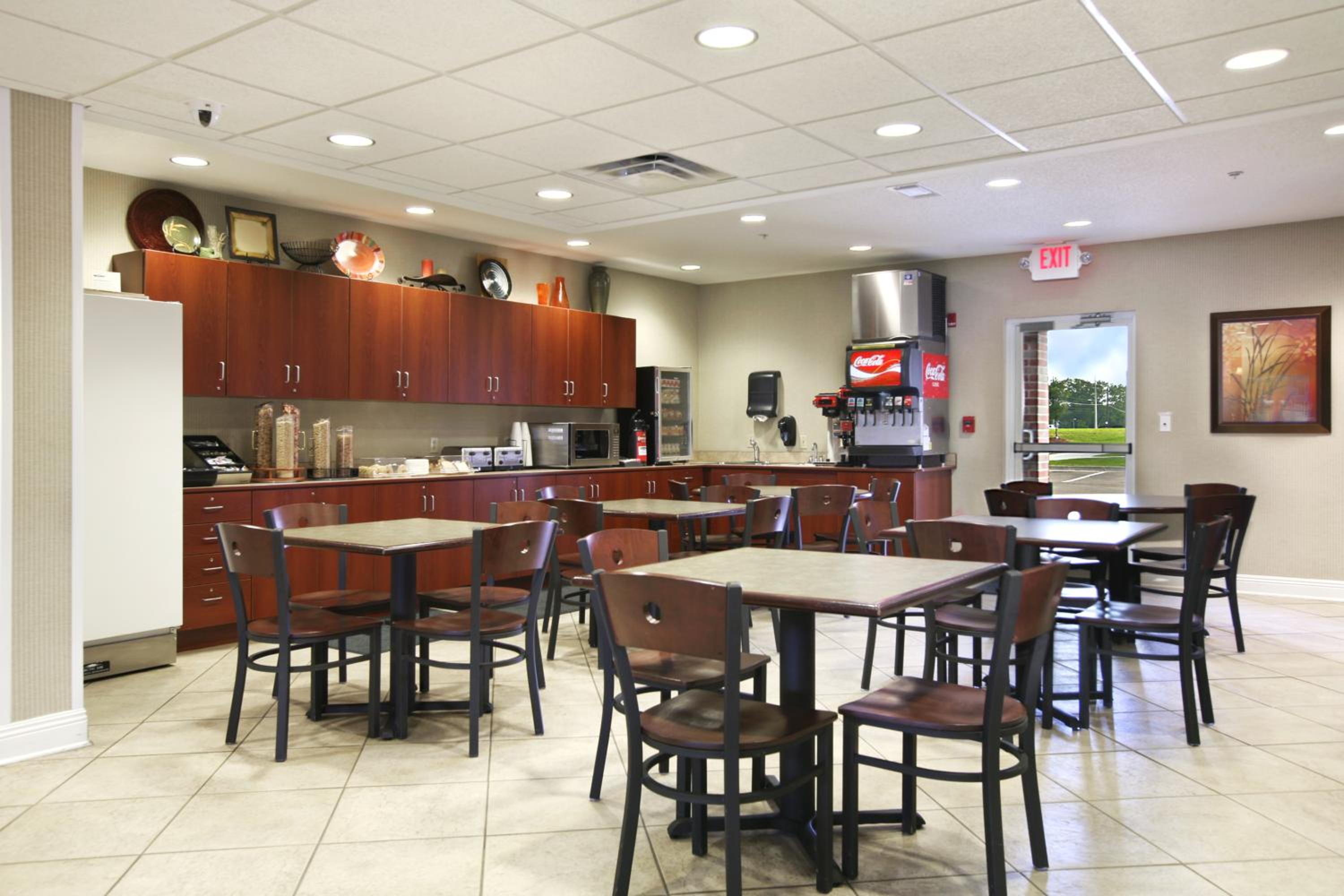Hattiesburg Vacations - Microtel Inn  Suites by Wyndham Hattiesburg - Property Image 20