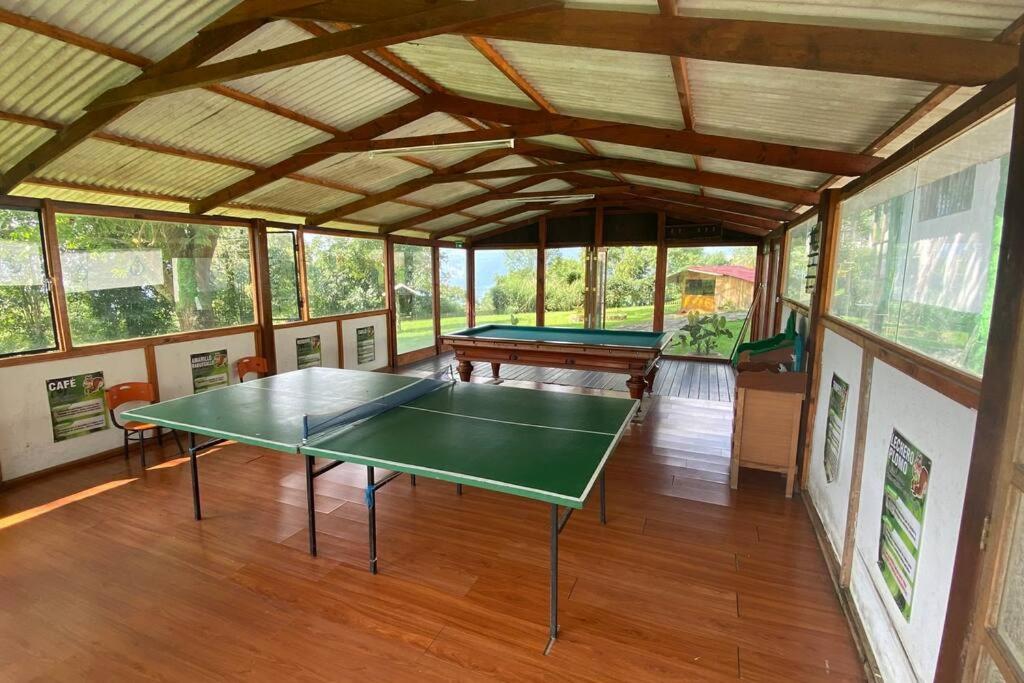Confortable cabaña para que disfrute con su pareja