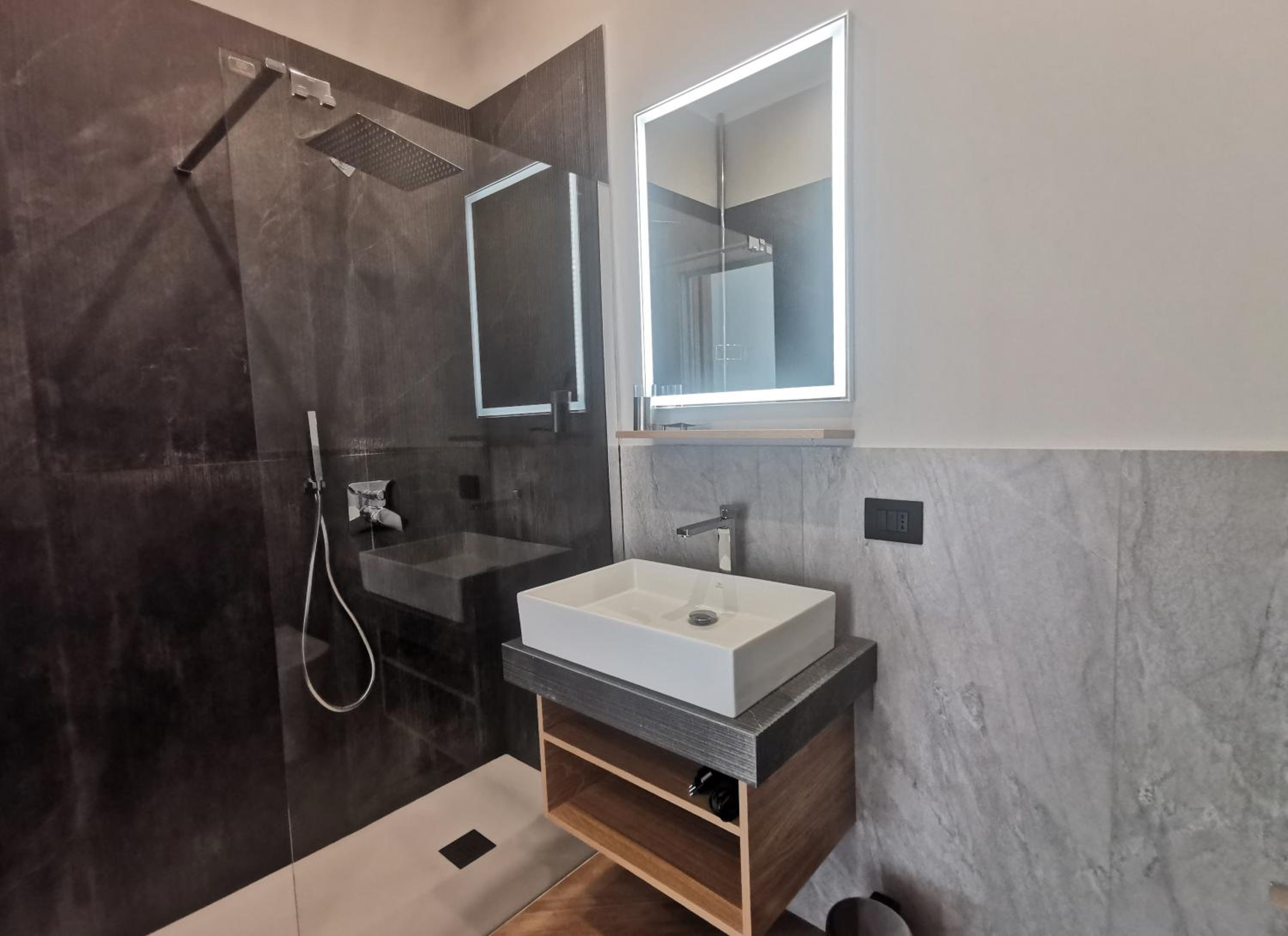 Maqueda Mood en Palermo — bathroom