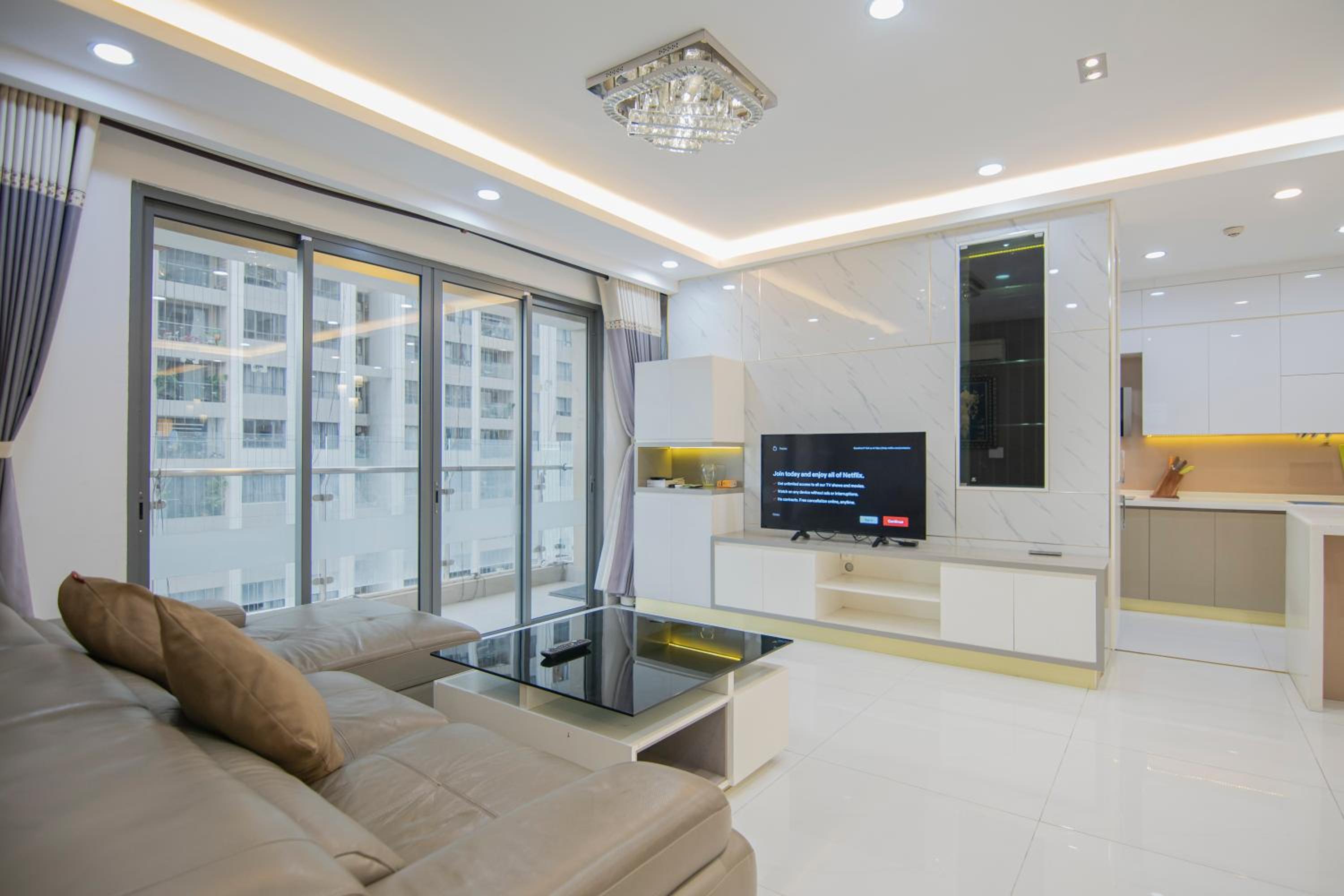 Luxury Gold Apartment 86 -Rooftop Pool Central City