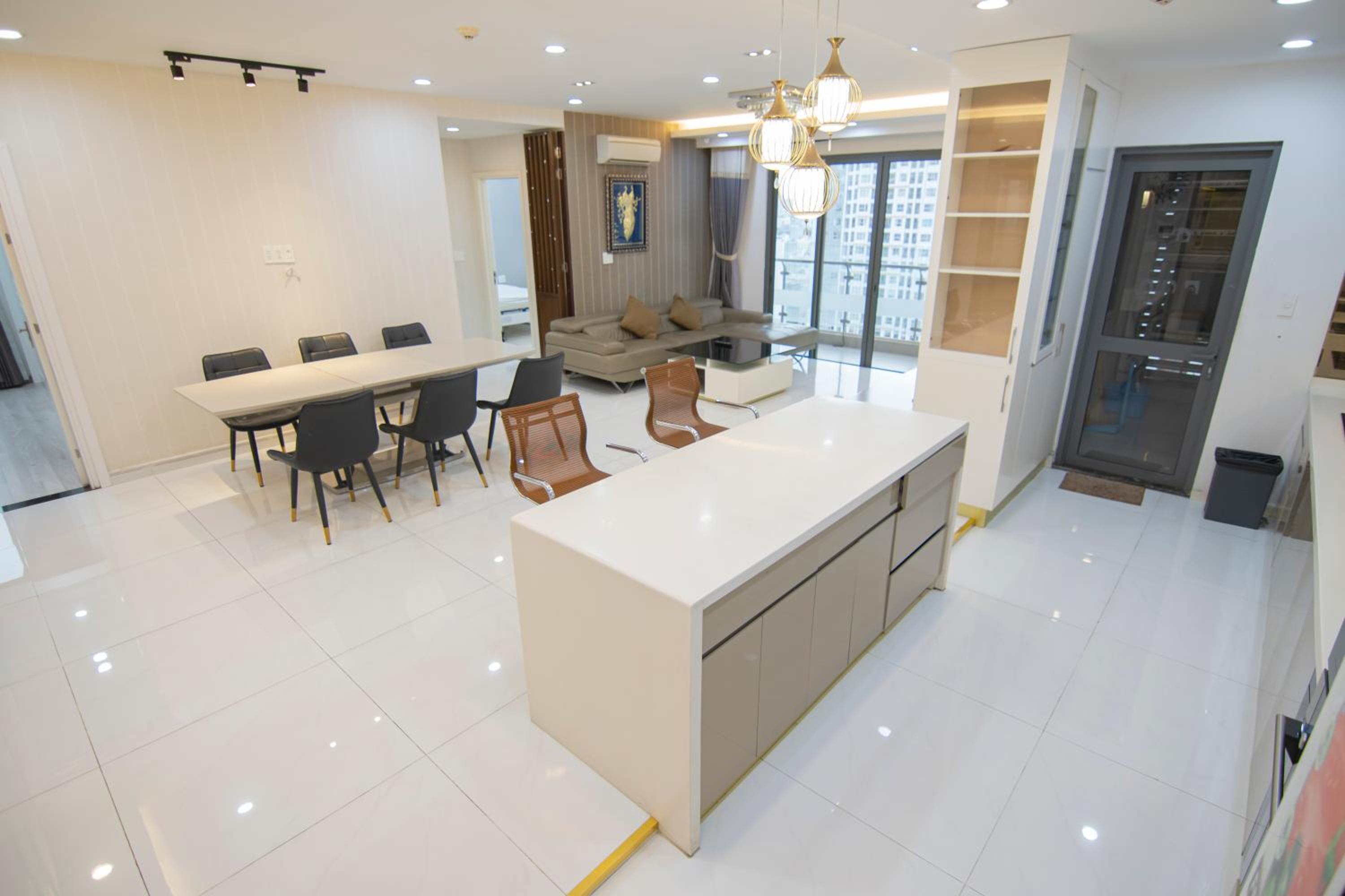 Luxury Gold Apartment 86 -Rooftop Pool Central City