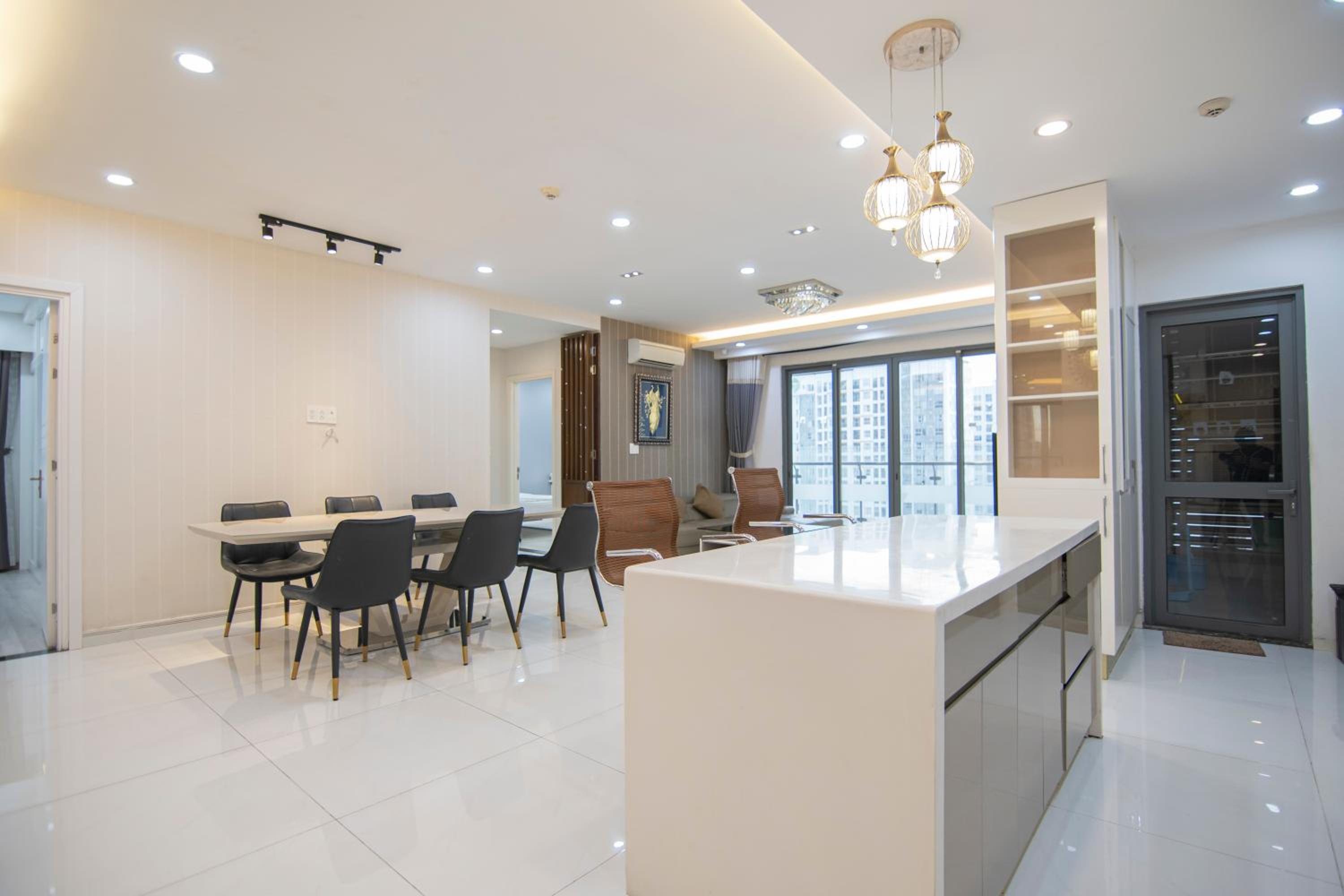 Luxury Gold Apartment 86 -Rooftop Pool Central City
