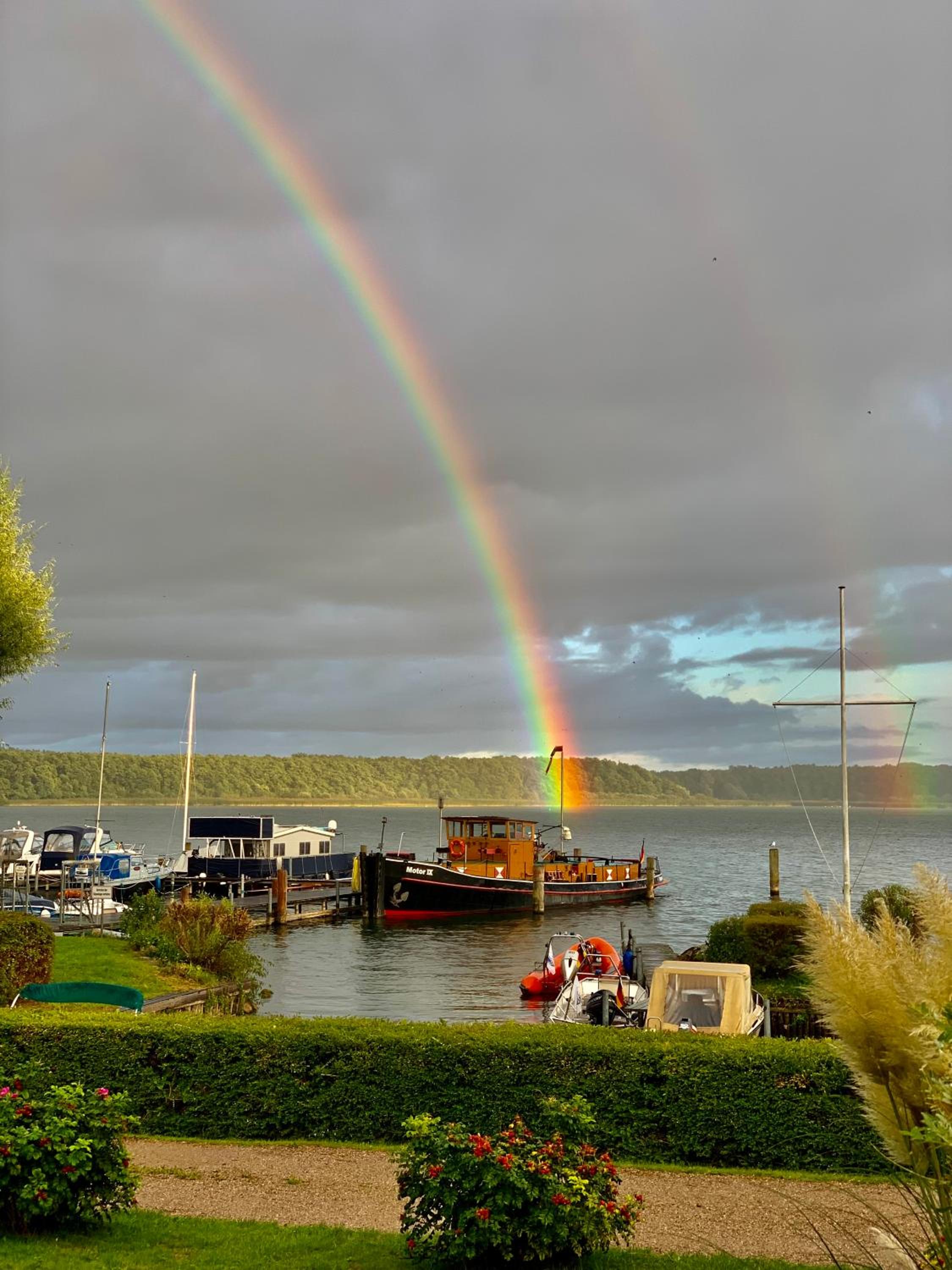 Fischerhus mit Boot,Sauna und Kamin je Seite