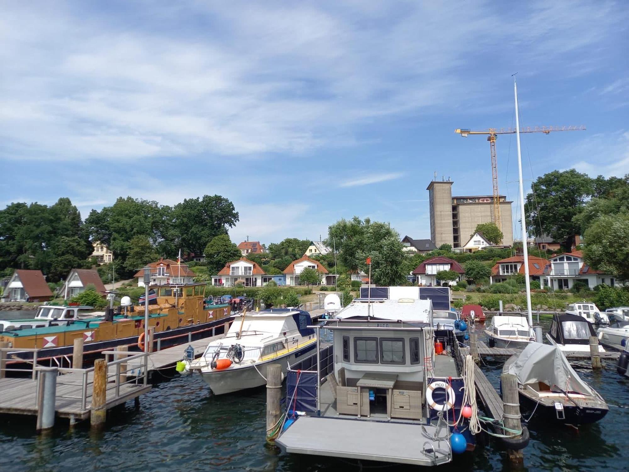 Fischerhus mit Boot,Sauna und Kamin je Seite