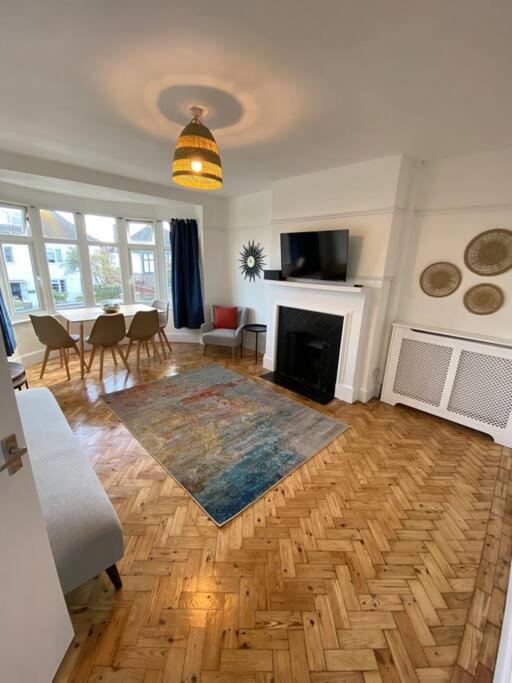 Entire 2 bed property, 1 road back from the sea view 3