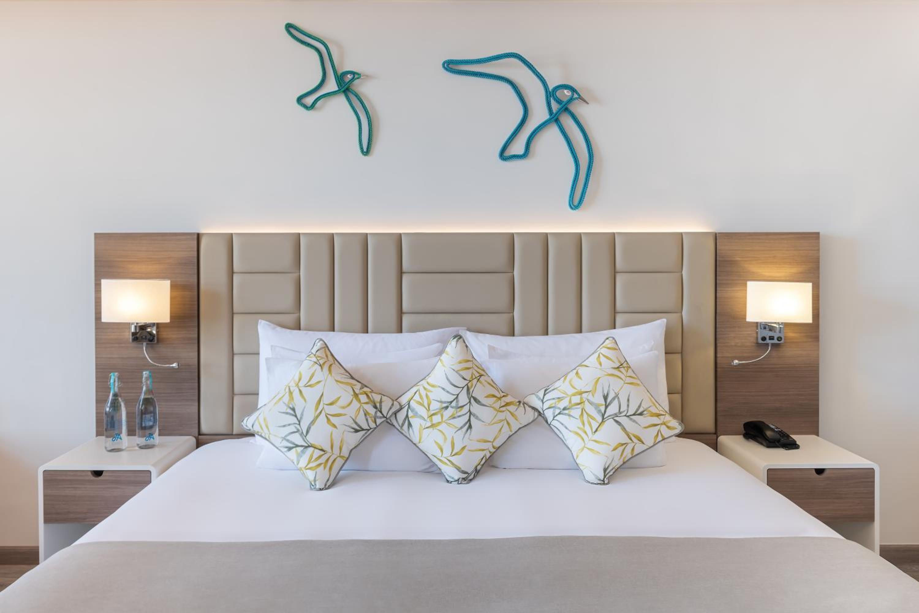 JA Palm Tree Court, Dubai