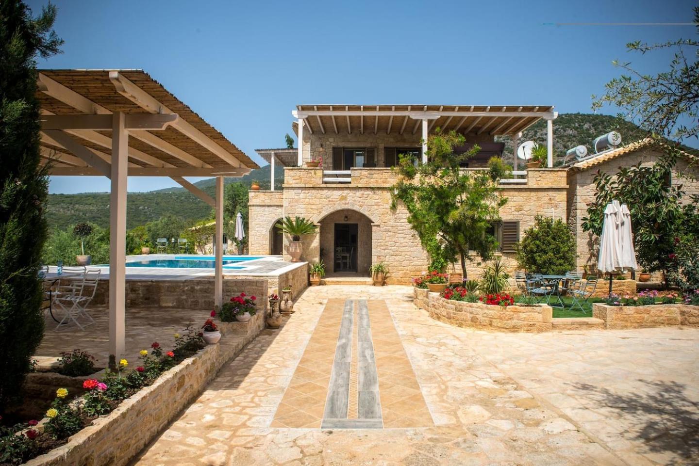 Magnificent, Authentic Private Villa and the Guest house view 4