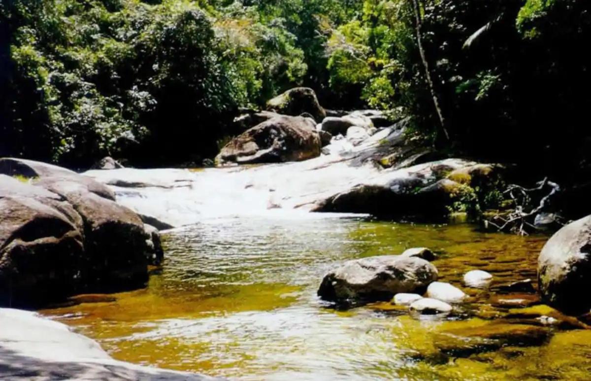 Sobrado 4 dorm Cond. Fechado Praia da Mococa Caraguatatuba